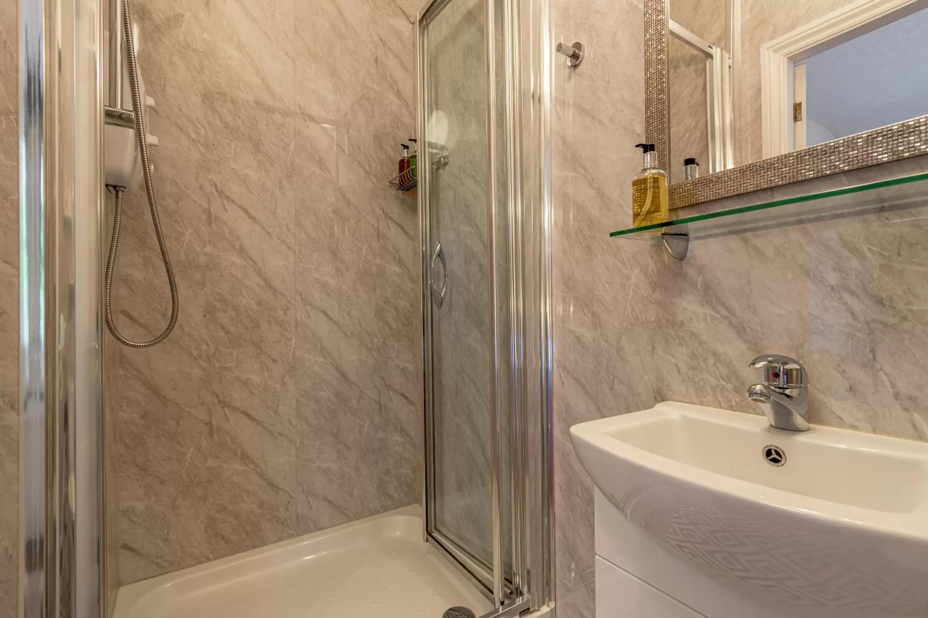 Shower, Bathroom in Glyntwrog House