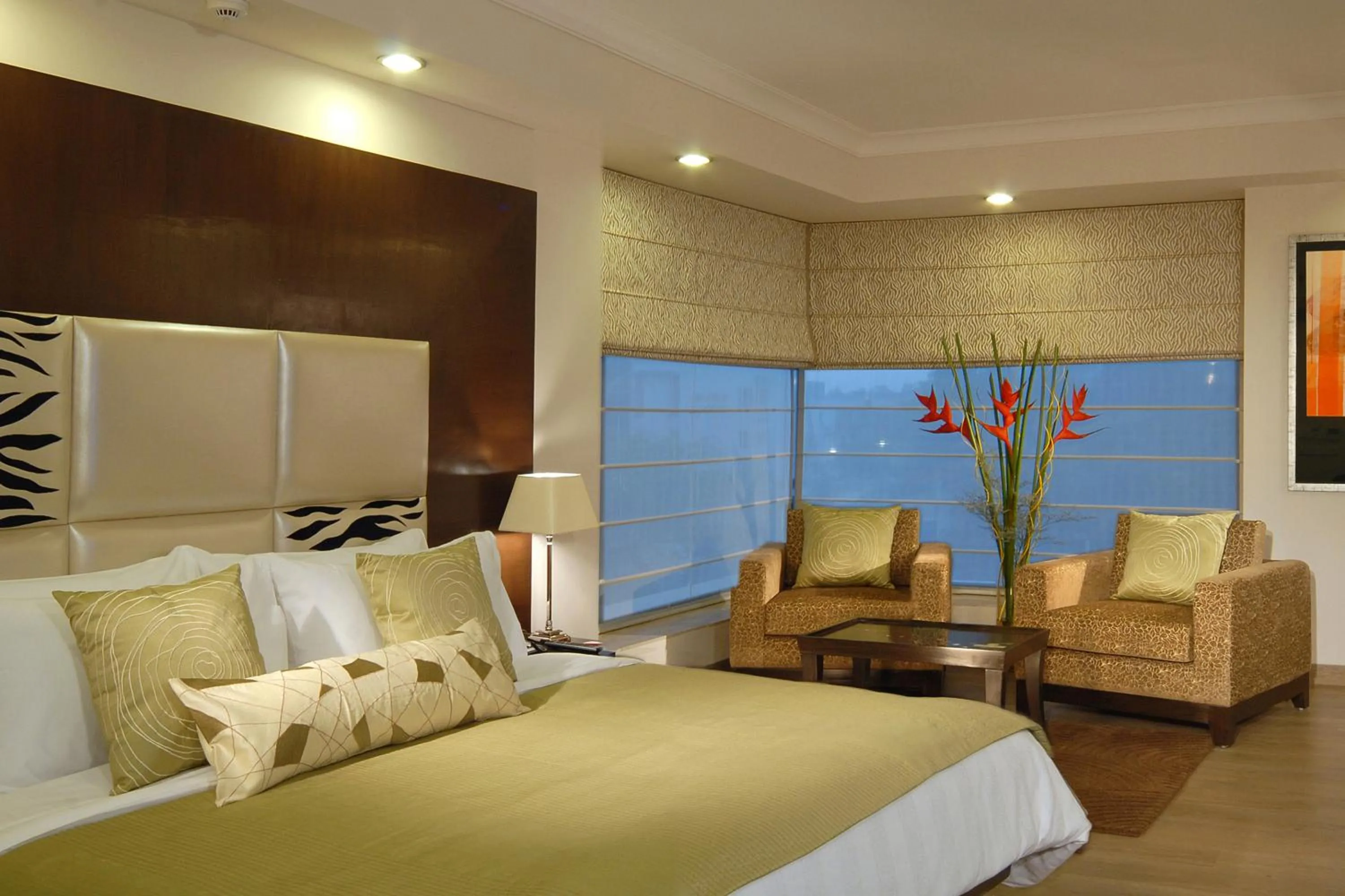Photo of the whole room, Bed in Fortune Sector 27, Noida - Member ITC Hotels' Group