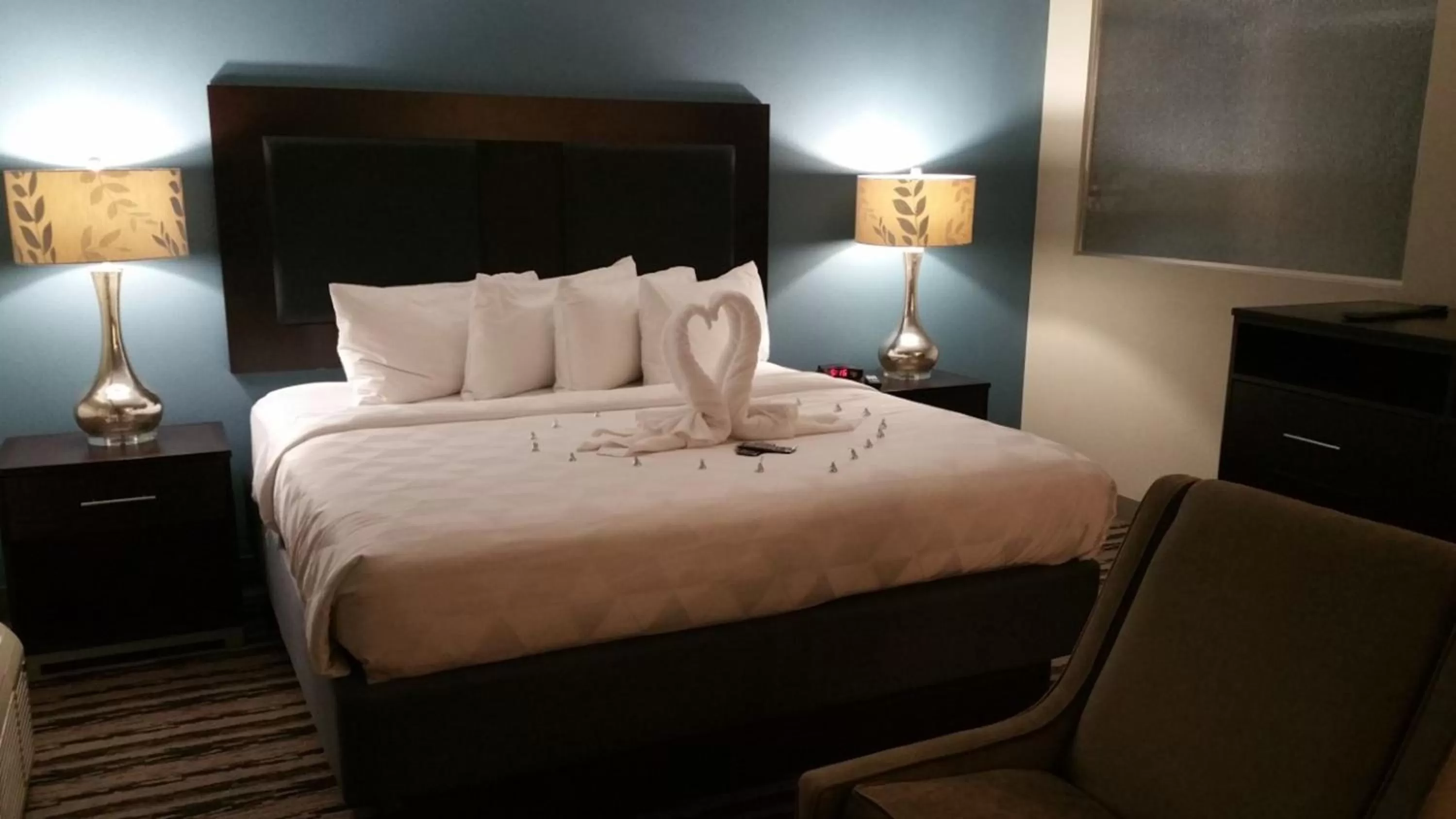 Guests, Bed in Holiday Inn Harrisburg East by IHG