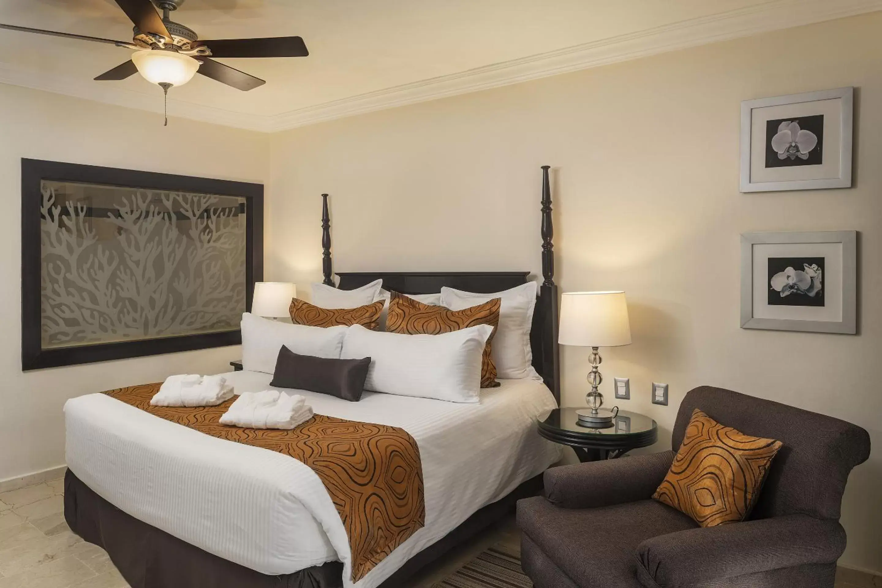 Club Deluxe Tropical King in Jewel Palm Beach Club Deluxe Tropical King in Jewel Palm Beach