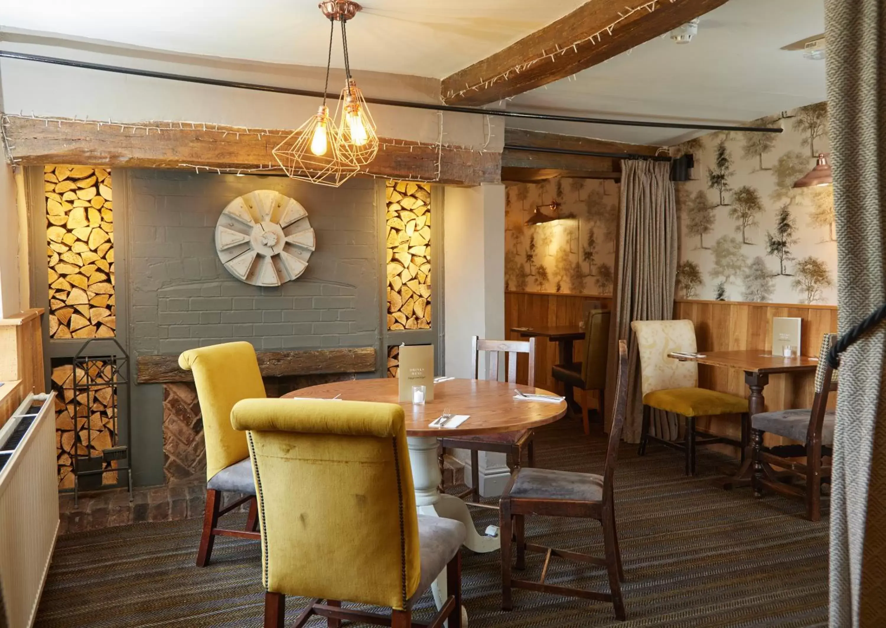 Restaurant/places to eat, Seating Area in Fieldhead Hotel by Greene King Inns