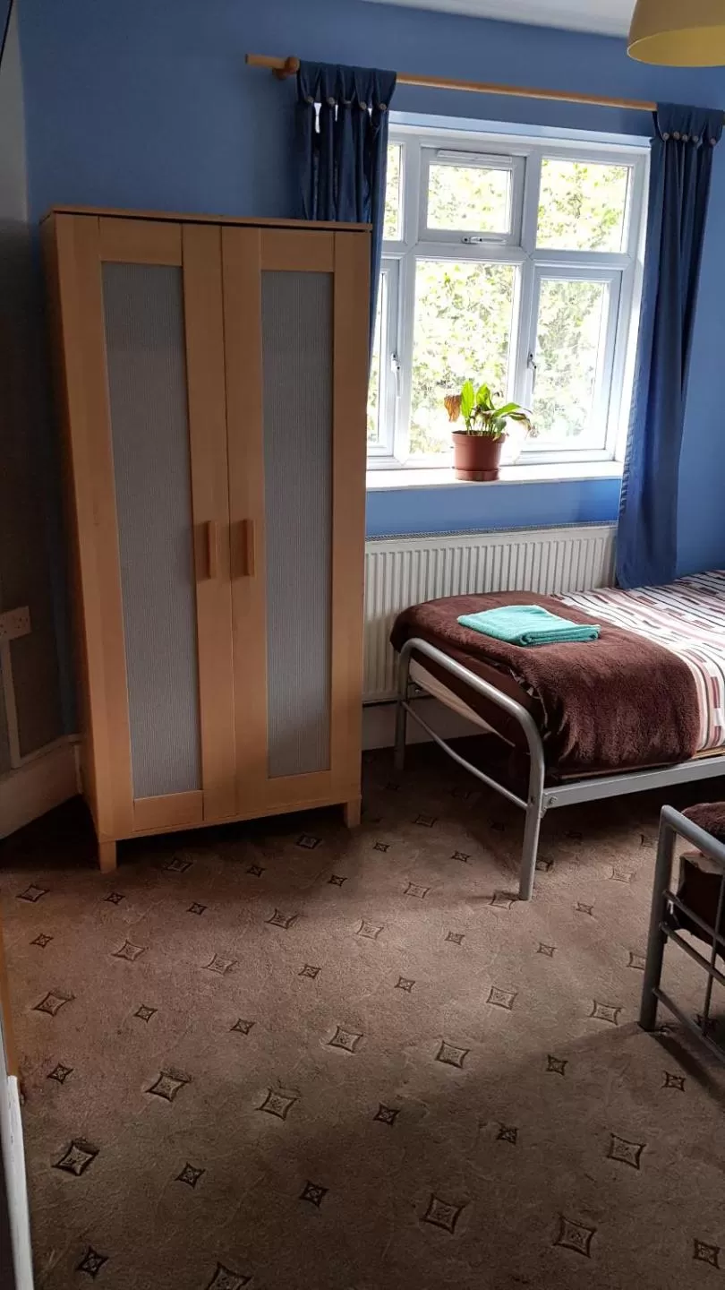 Bedroom, Bed in Hour Glass Hotel