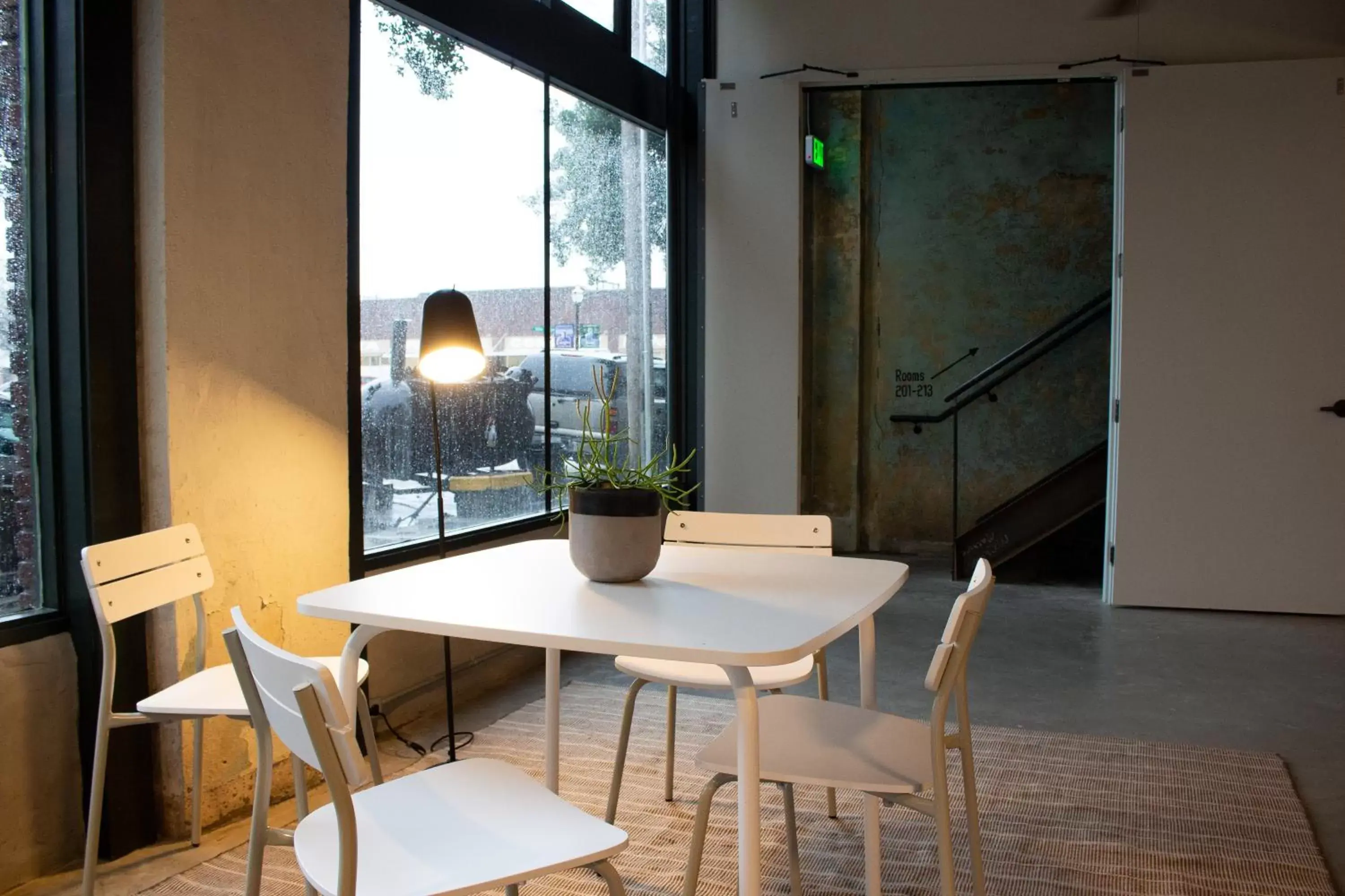 Dining Area in Travelers Hotel