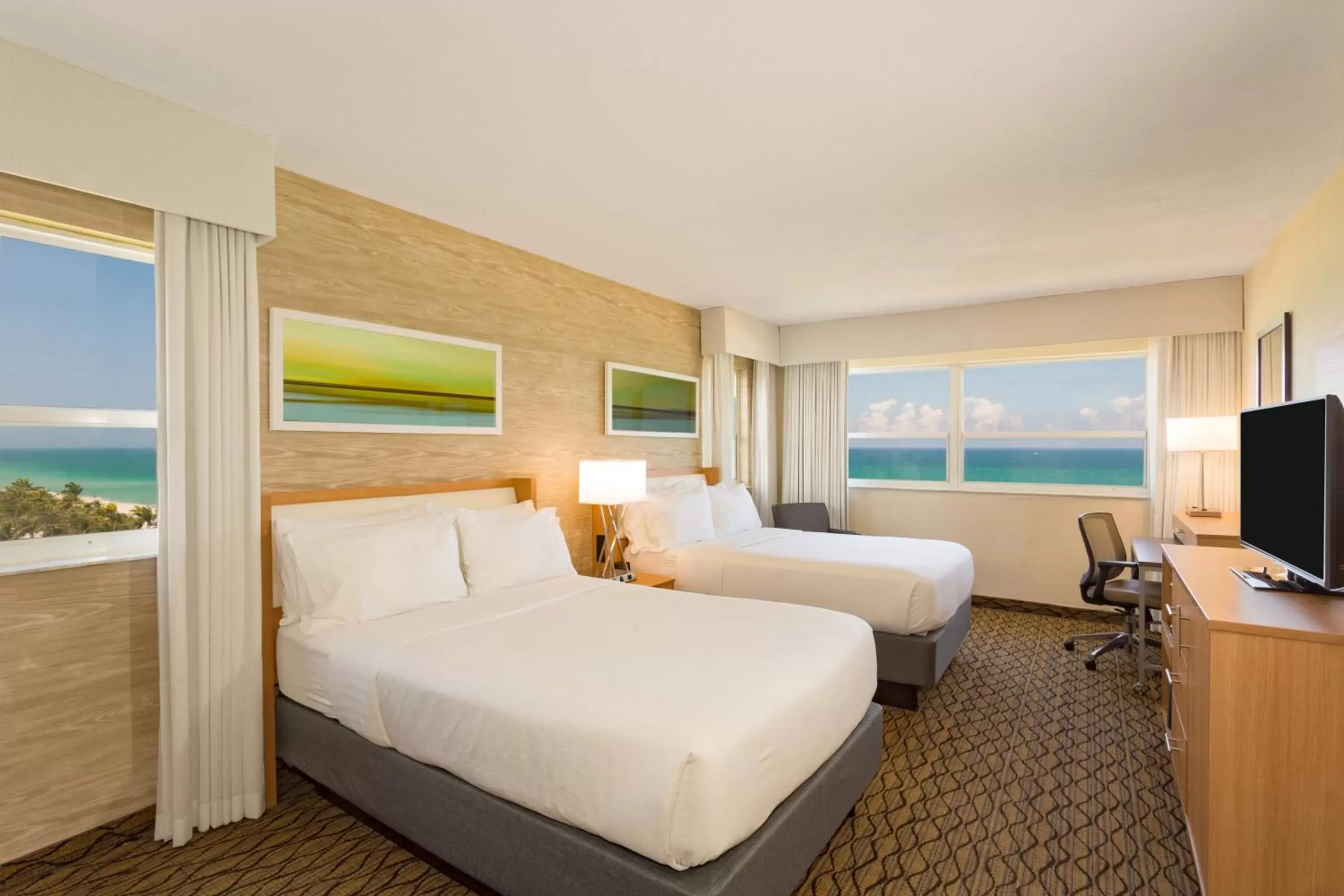 Photo of the whole room, Sea View in Holiday Inn Miami Beach-Oceanfront, an IHG Hotel