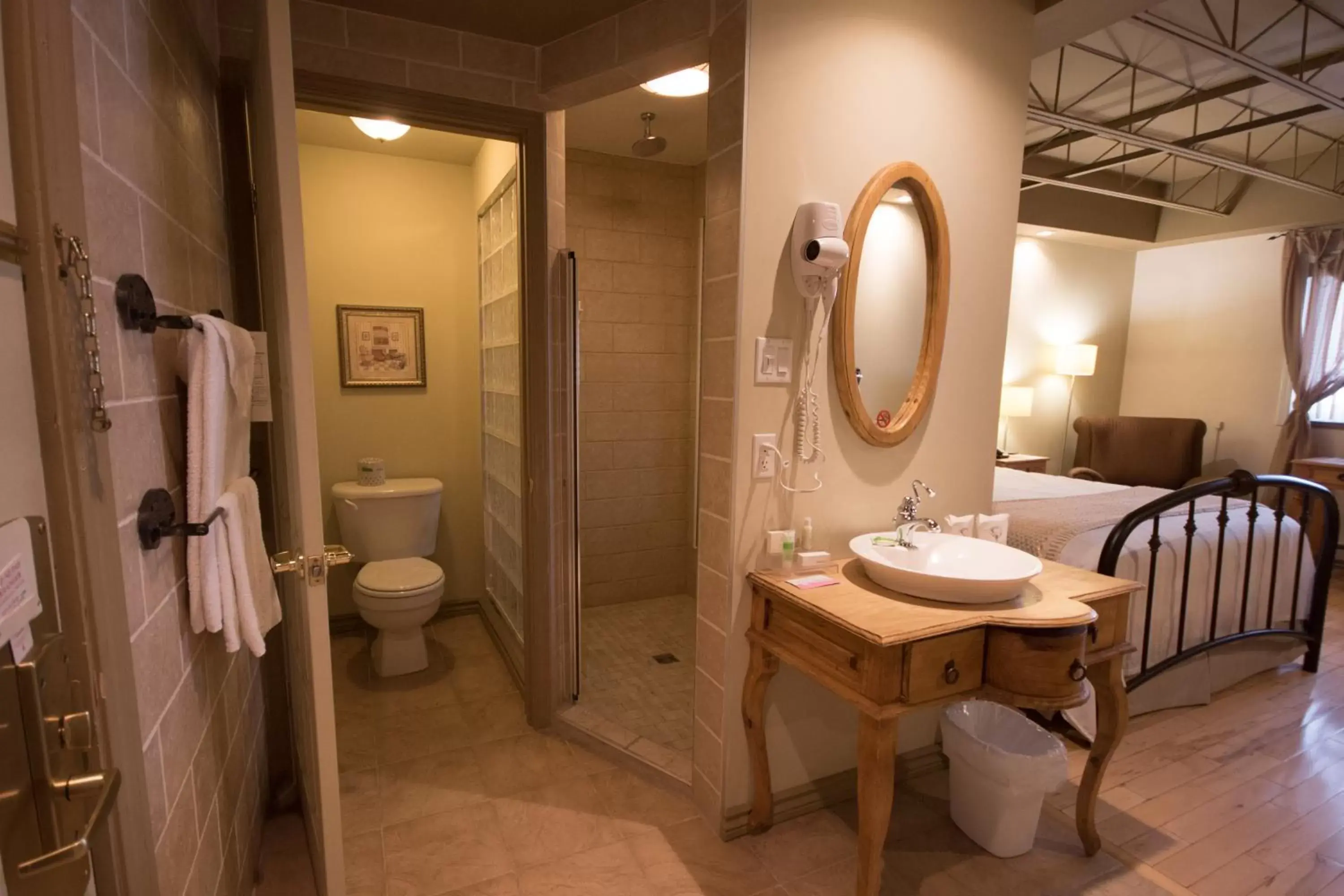 Photo of the whole room, Bathroom in Hotel des Eskers