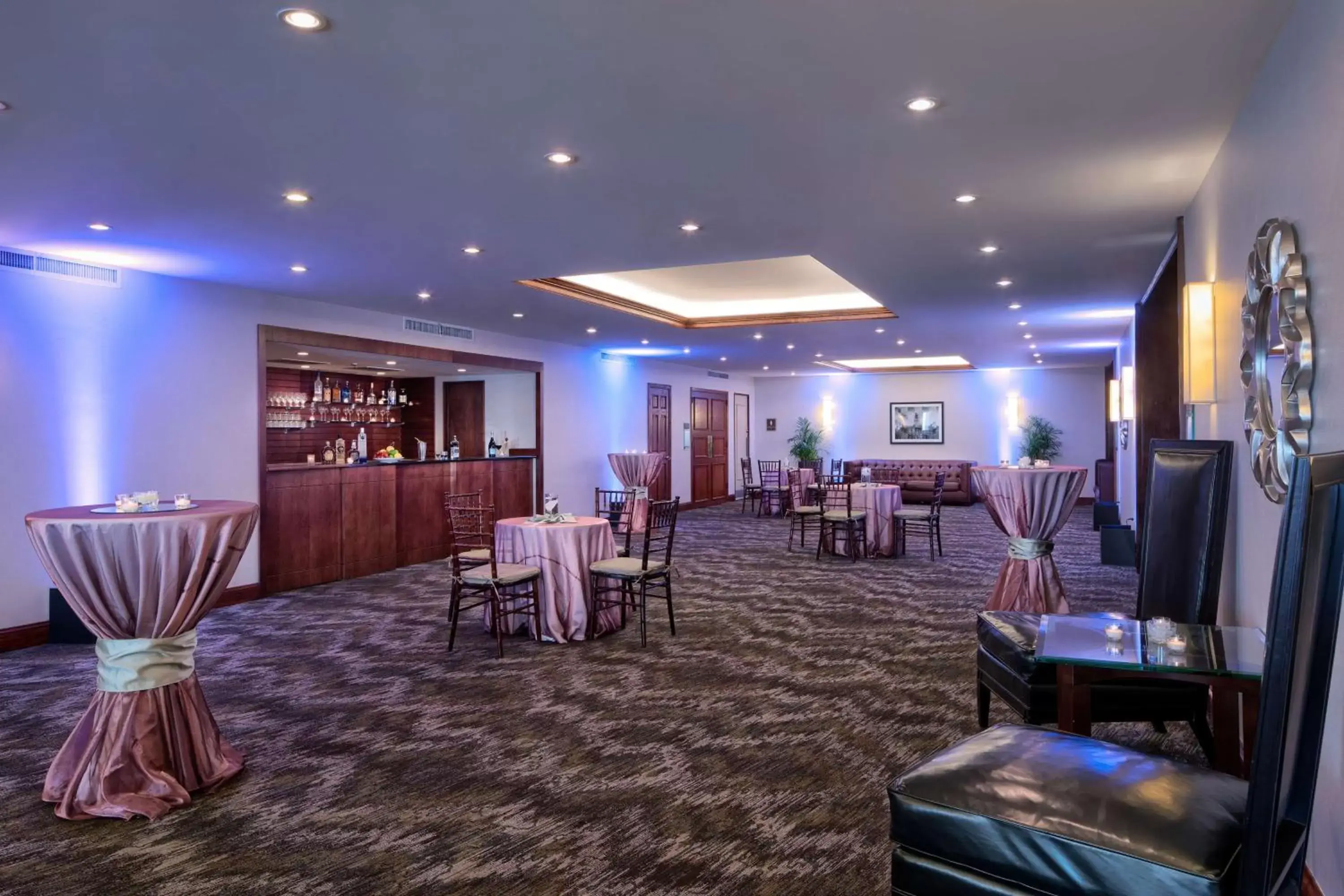 Meeting/conference room, Restaurant/Places to Eat in DoubleTree by Hilton Philadelphia Airport