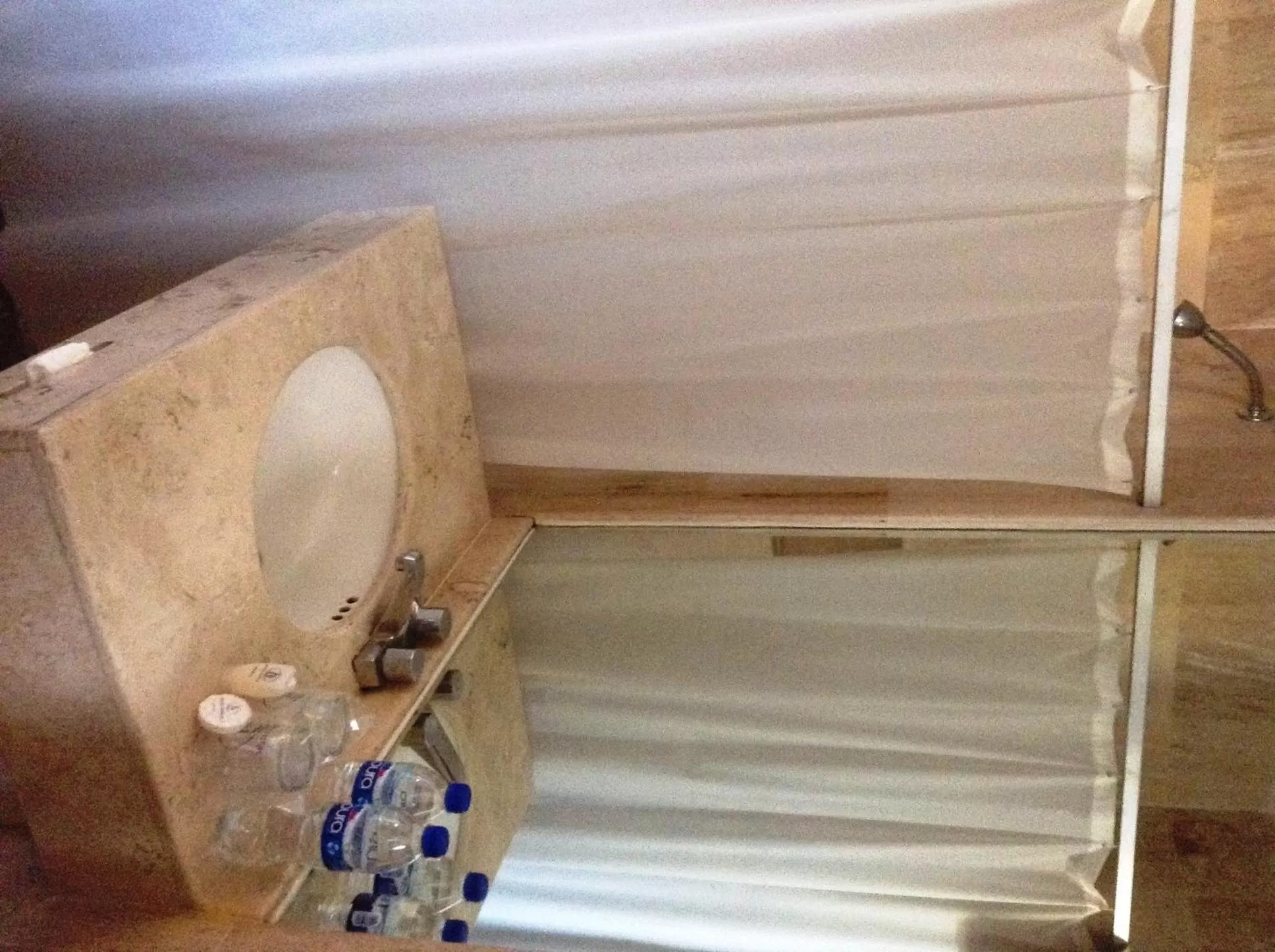 Bathroom in Hotel Sevilla