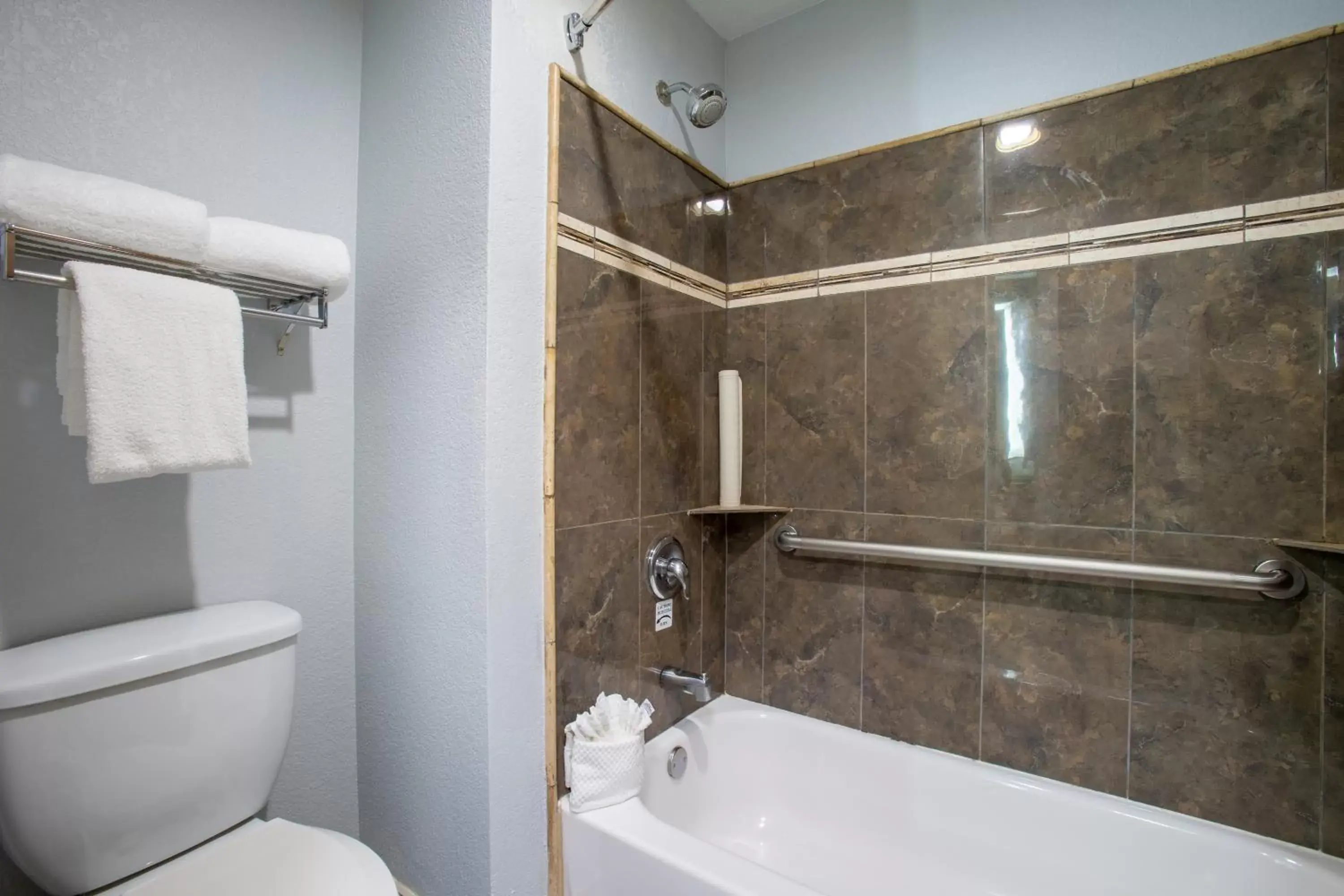 Bathroom in Arroyo Pinion Hotel, Ascend Hotel Collection