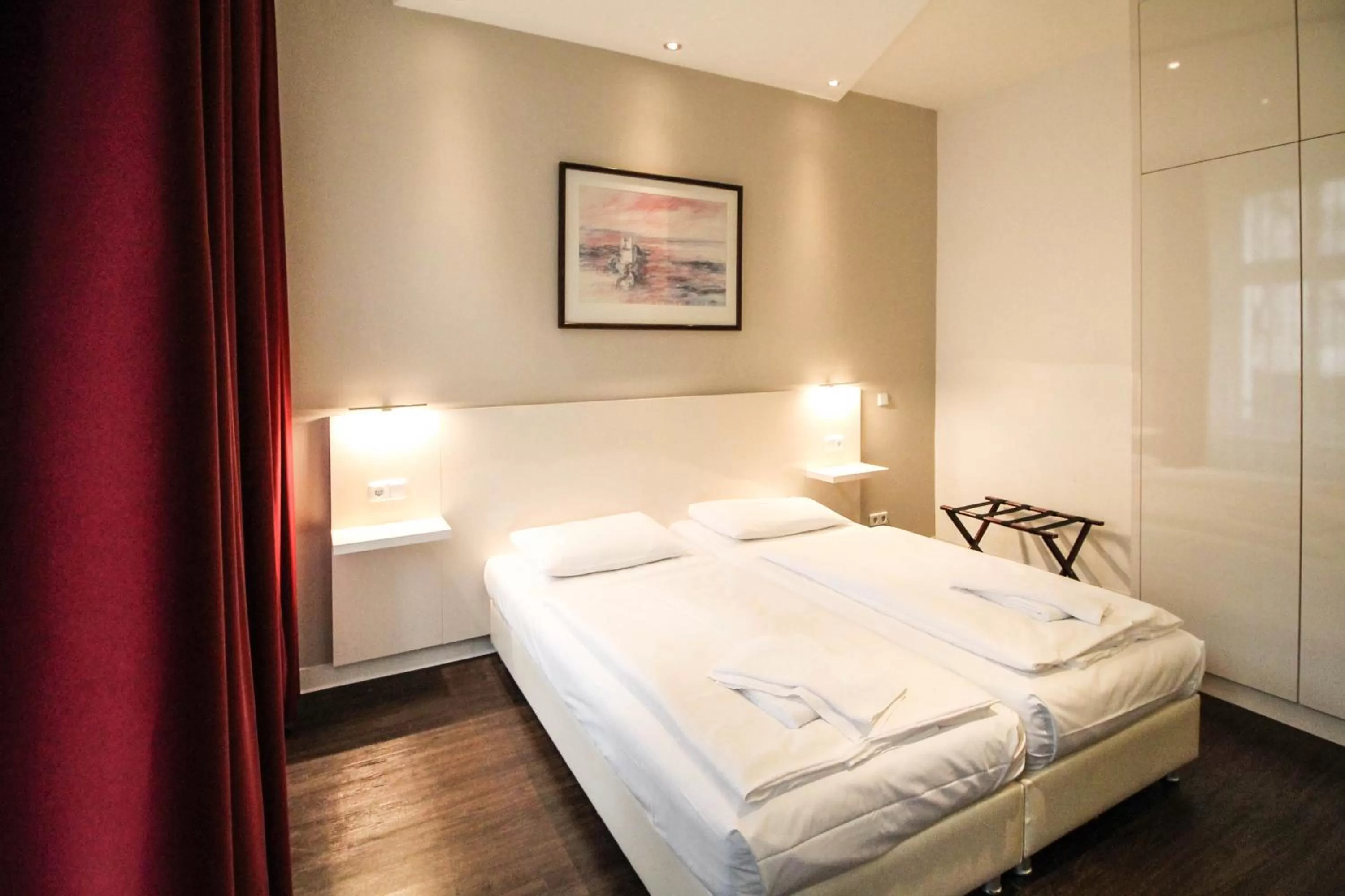 Photo of the whole room, Bed in Hotel Prens Berlin