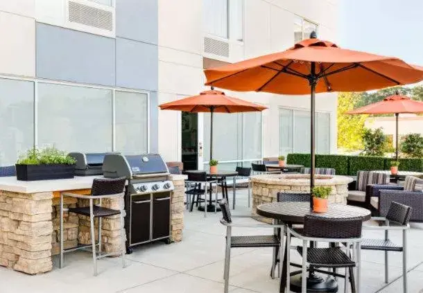 BBQ facilities in TownePlace Suites by MarriottDetroit Canton