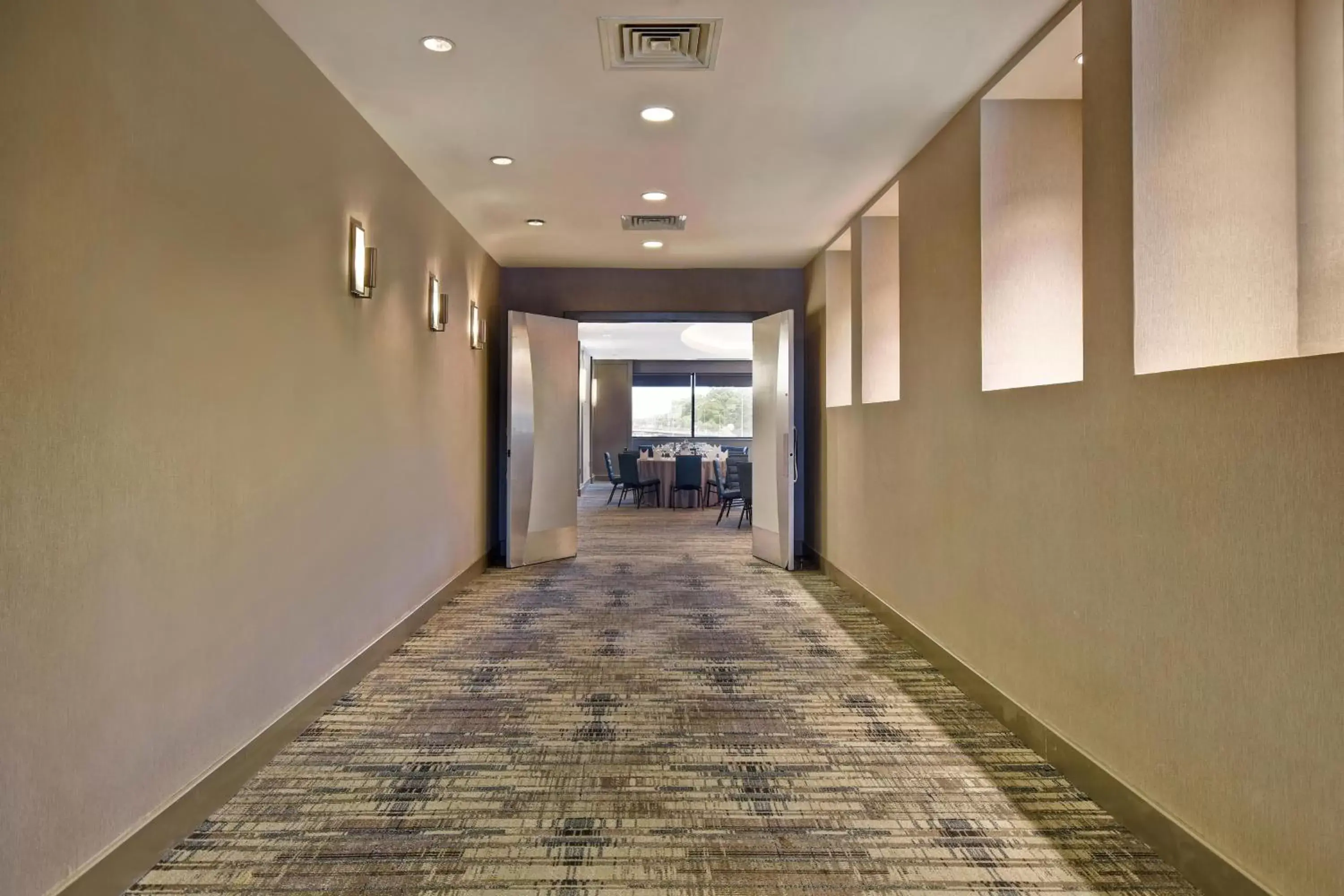 Meeting/conference room in Four Points by Sheraton Boston Newton