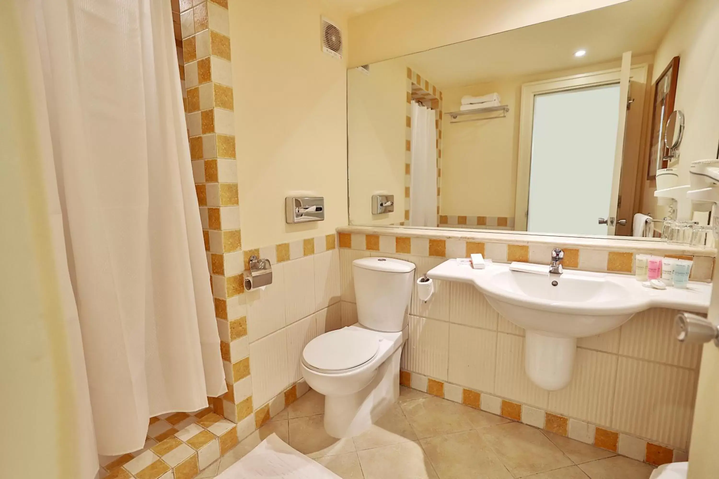 Bathroom in Marina Plaza Hotel Tala Bay