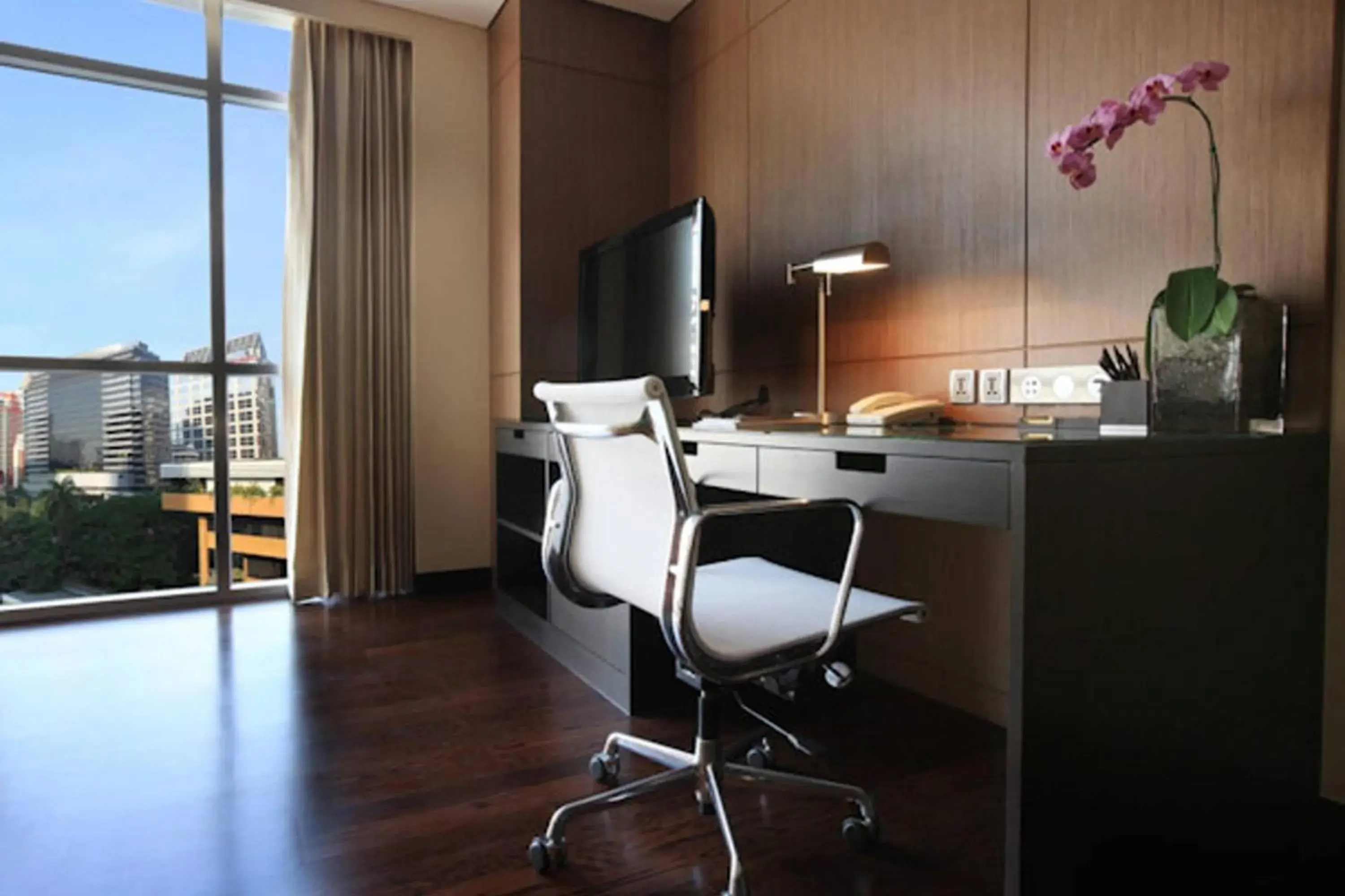 Bedroom, TV/Entertainment Center in Sathorn Vista, Bangkok - Marriott Executive Apartments