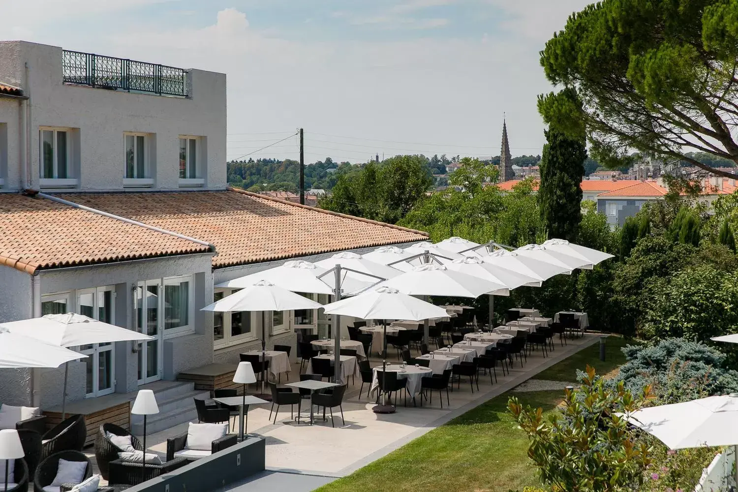 Pool View in Logis LE RABELAIS Hôtel- Restaurant - SPA