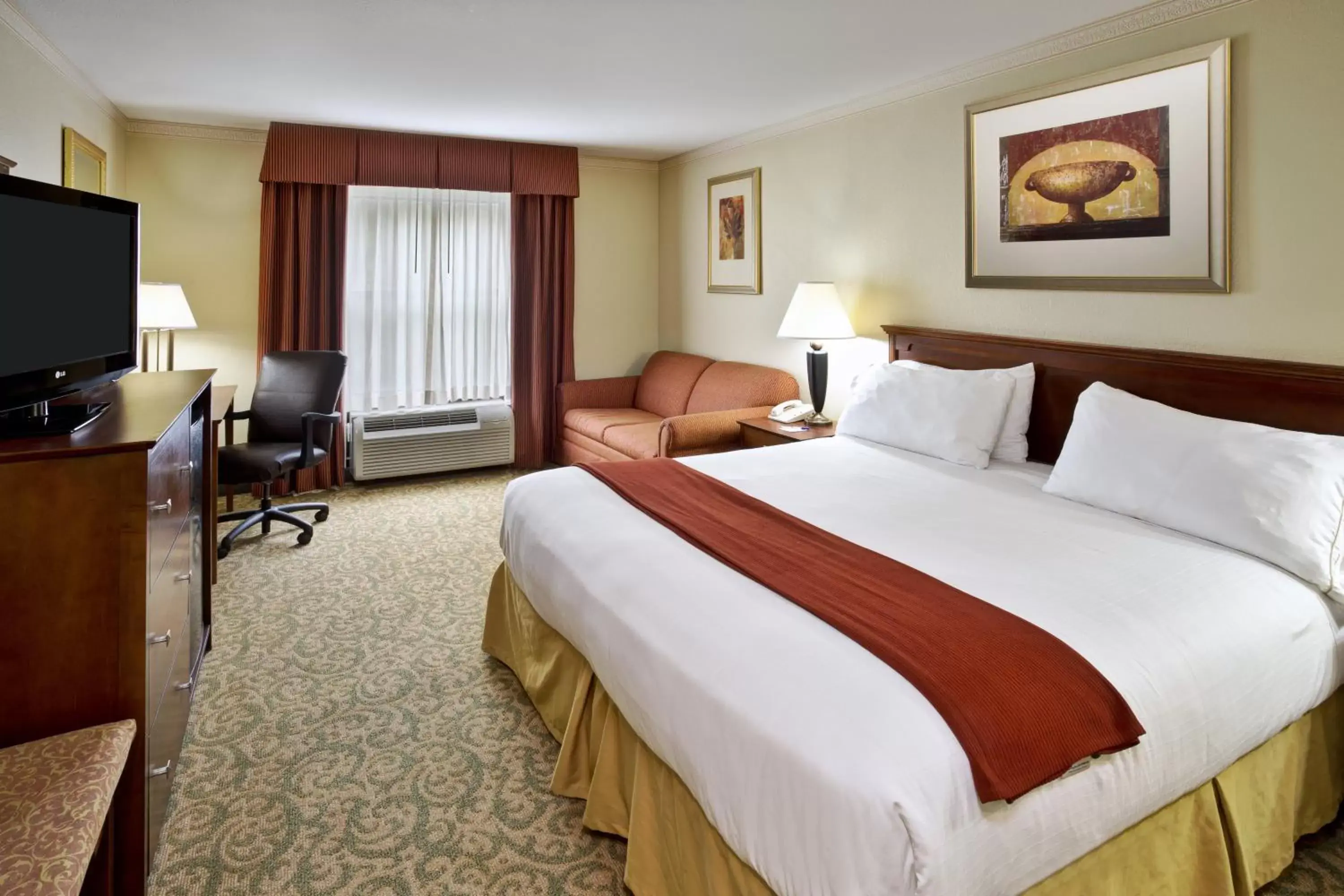 Photo of the whole room, Bed in Holiday Inn Express Breaux Bridge, an IHG Hotel