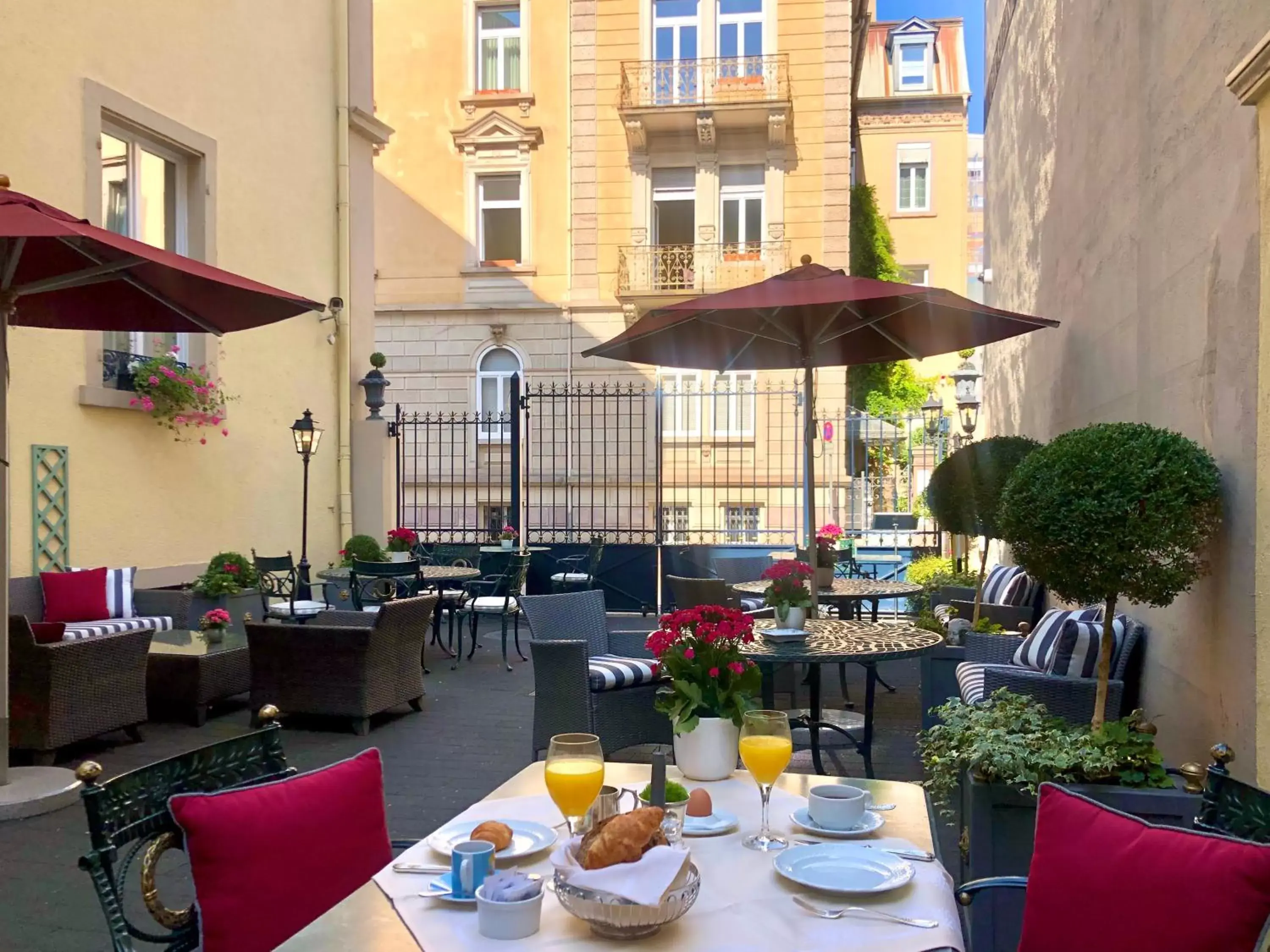 Property building, Restaurant/Places to Eat in Hotel Der Kleine Prinz