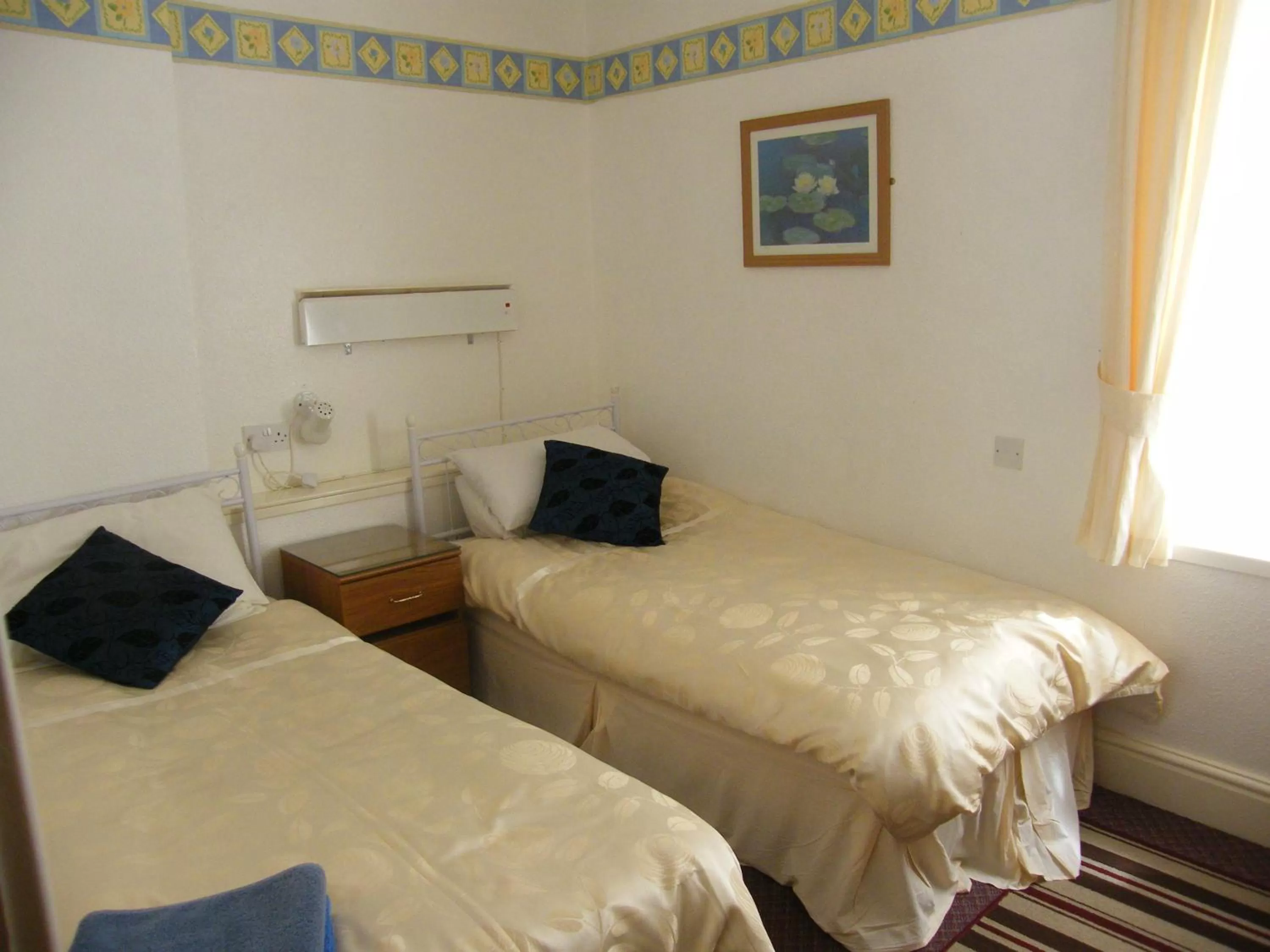 Bedroom, Bed in Alondra Hotel