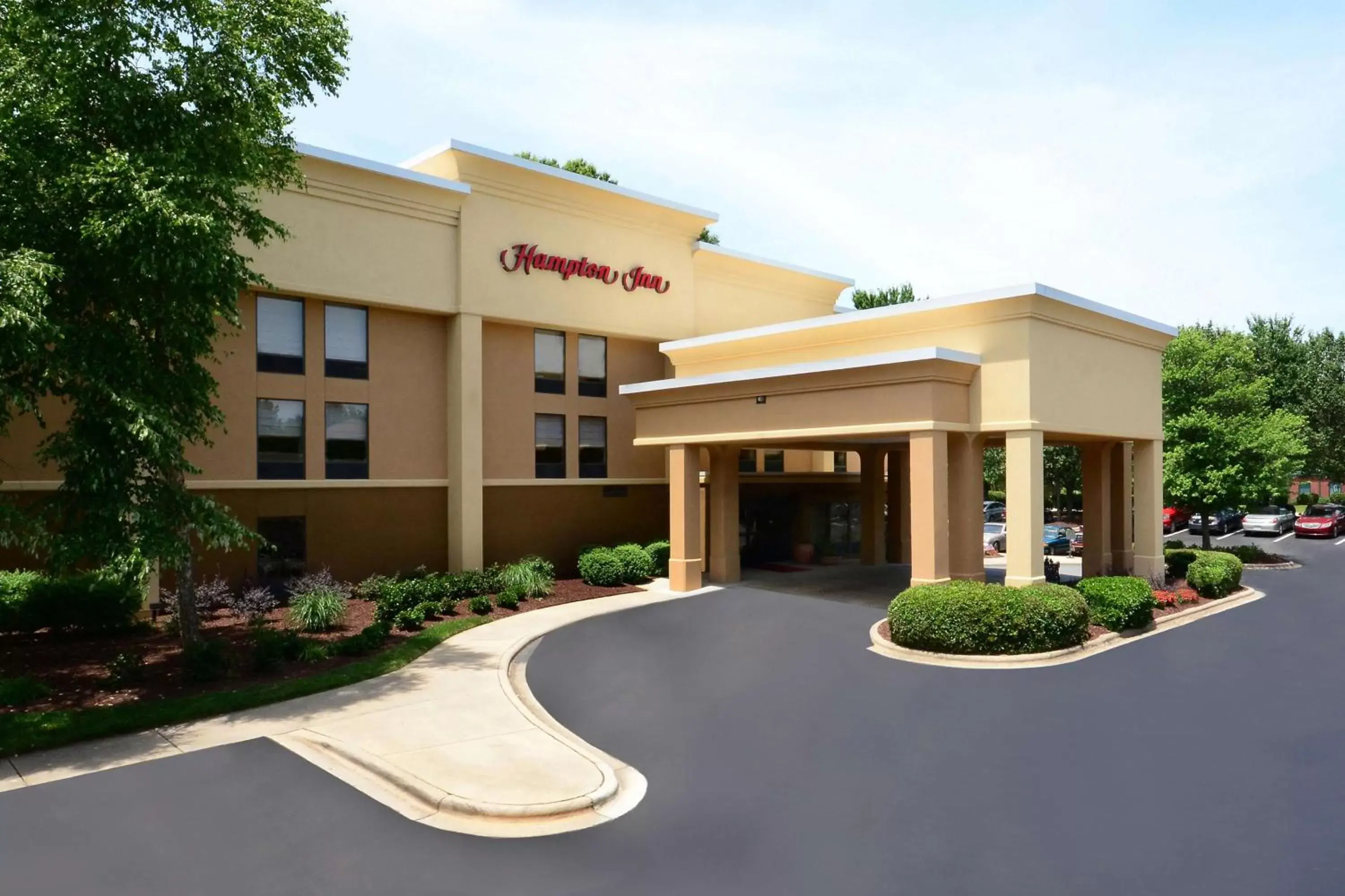 Property Building in Hampton Inn Raleigh/Town of Wake Forest