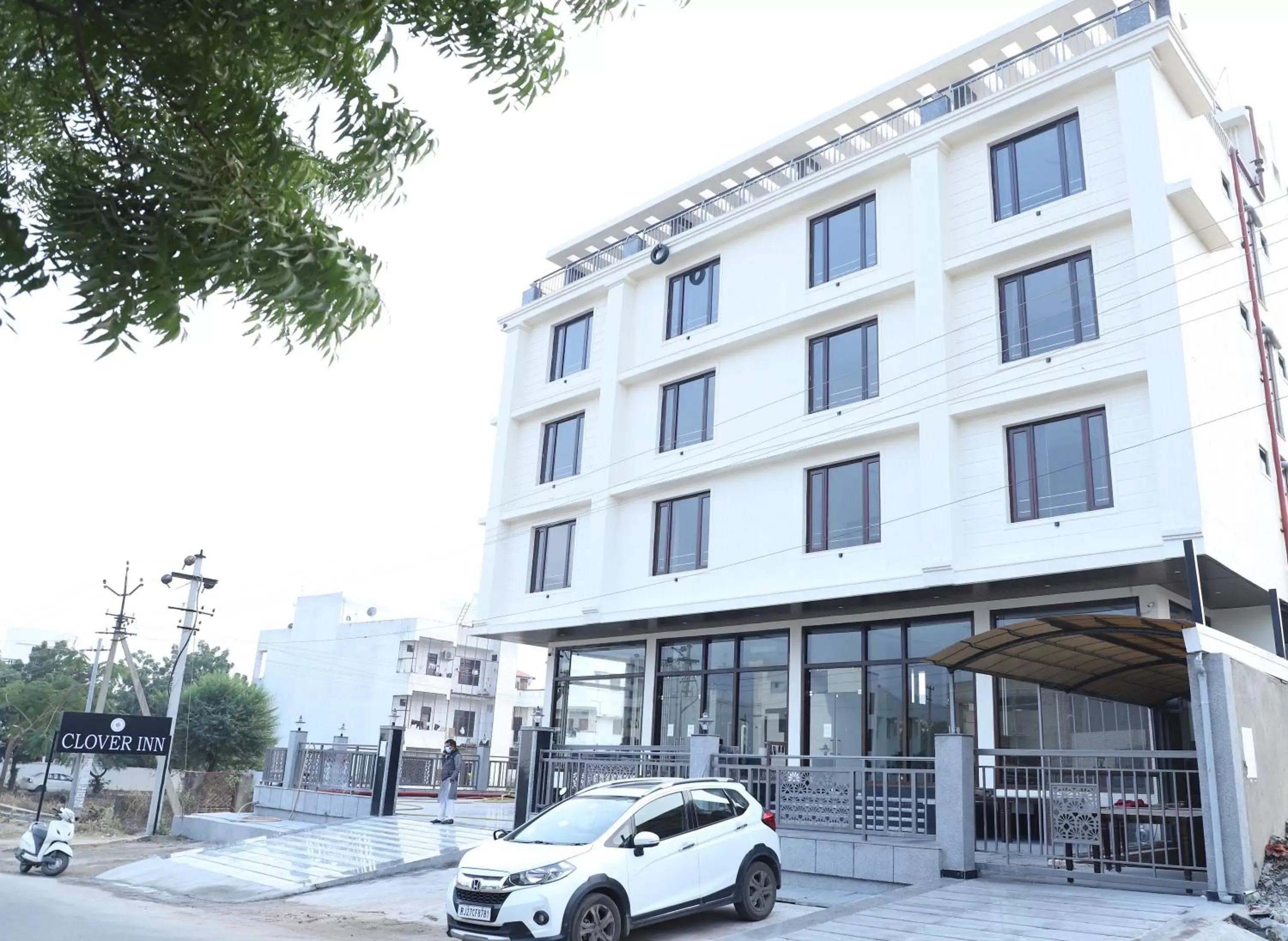 Property building in Clover Inn Property building in Clover Inn