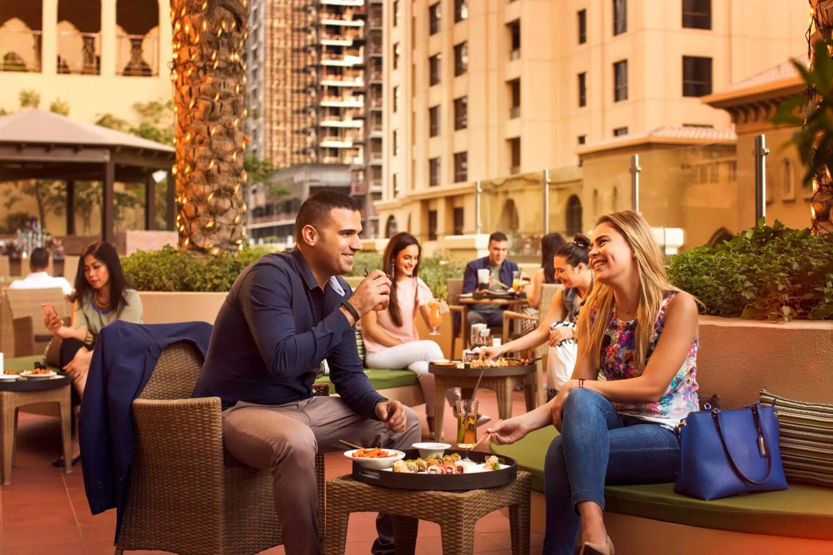 Lounge or bar in Amwaj Rotana, Jumeirah Beach - Dubai