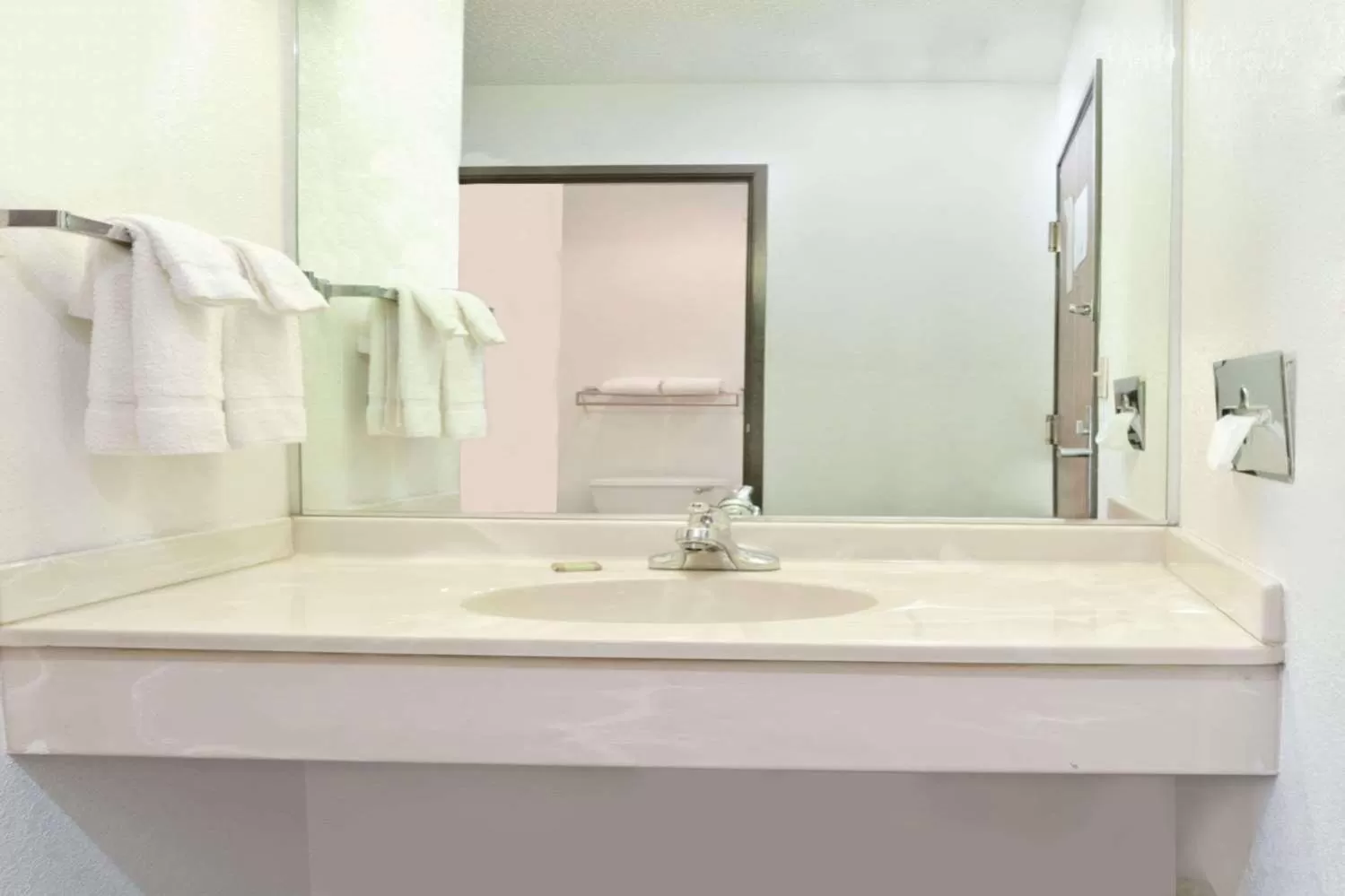 Super 8 by Wyndham Monee I-57