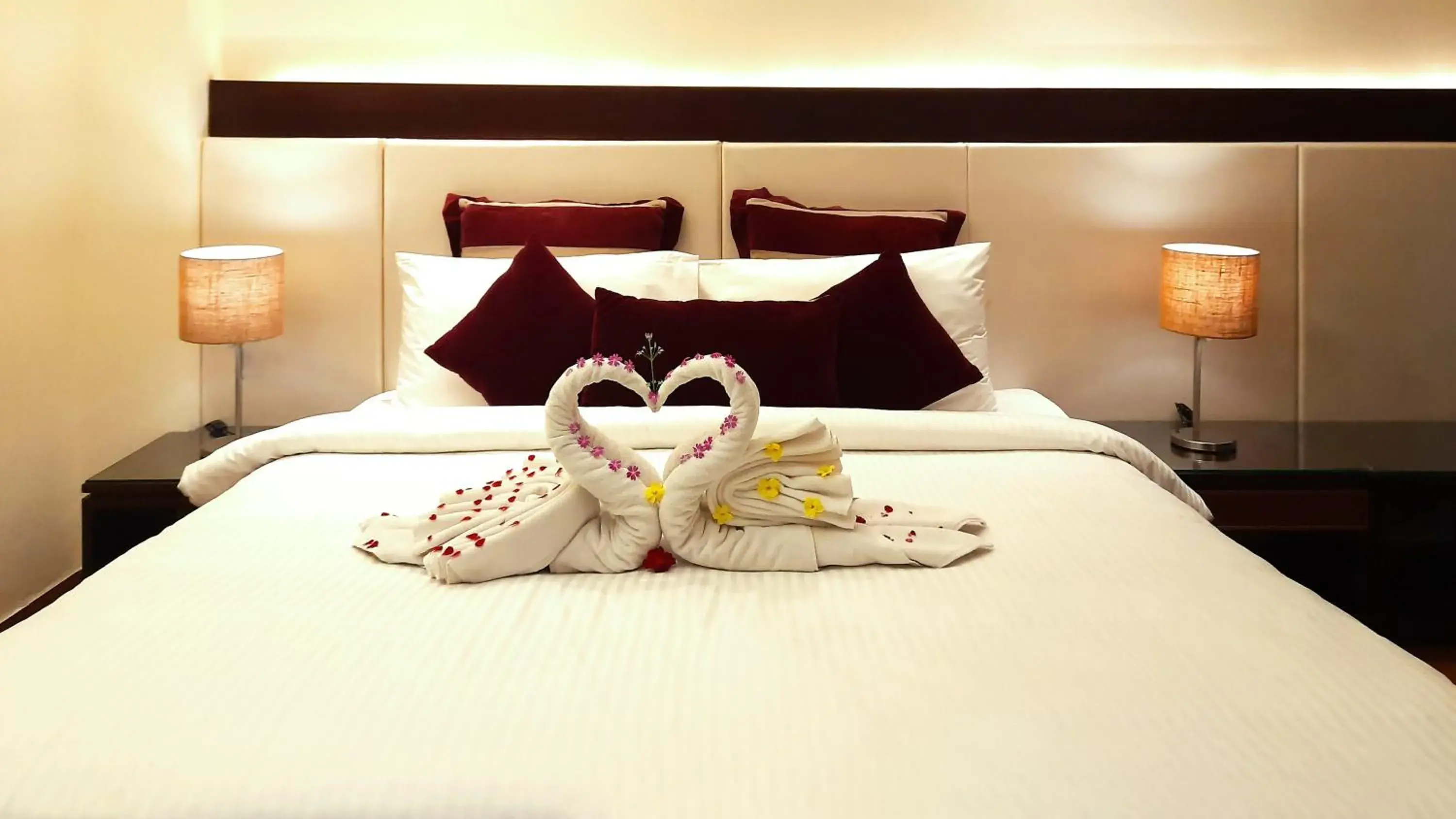 Bed in Marigold Sarovar Portico Shimla