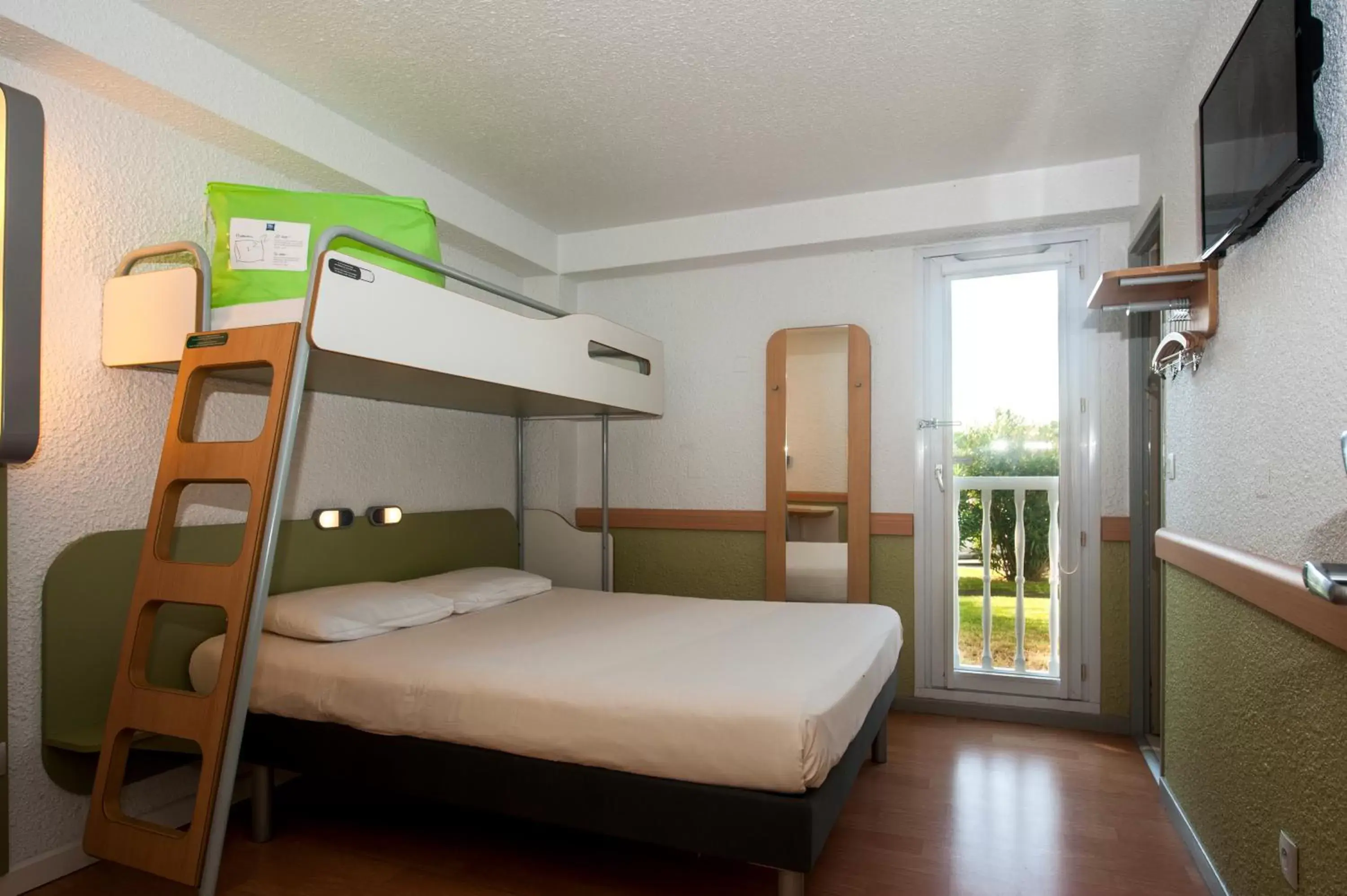 Day, Bunk Bed in ibis budget Nimes Marguerittes - A9