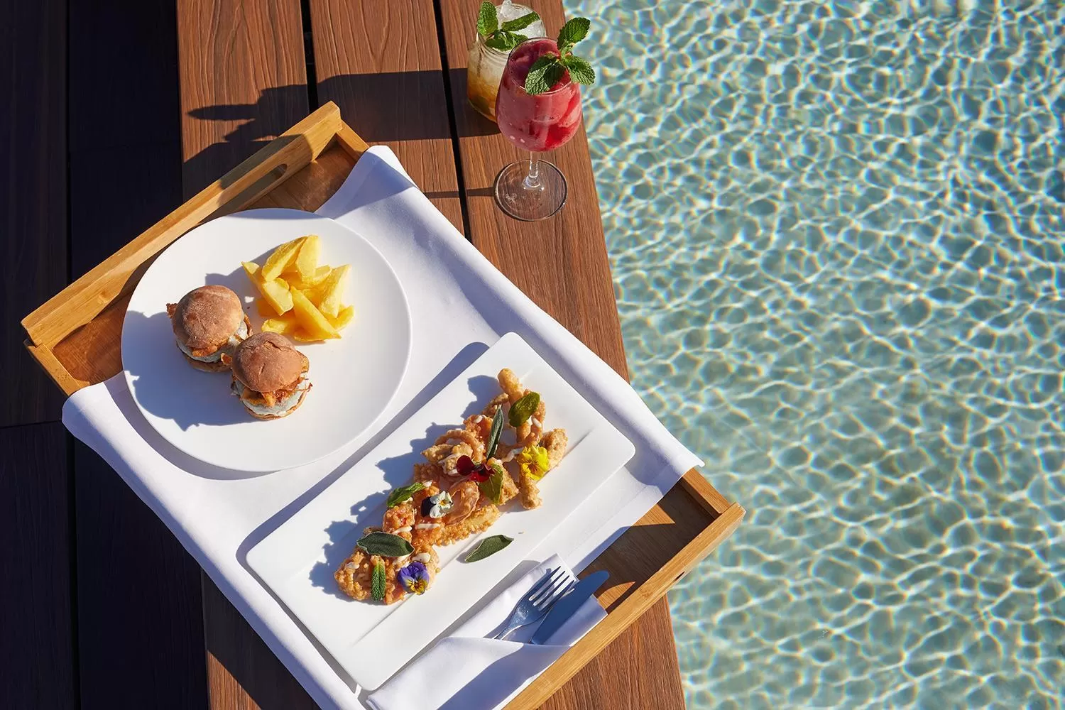 Swimming pool in Nakar Hotel