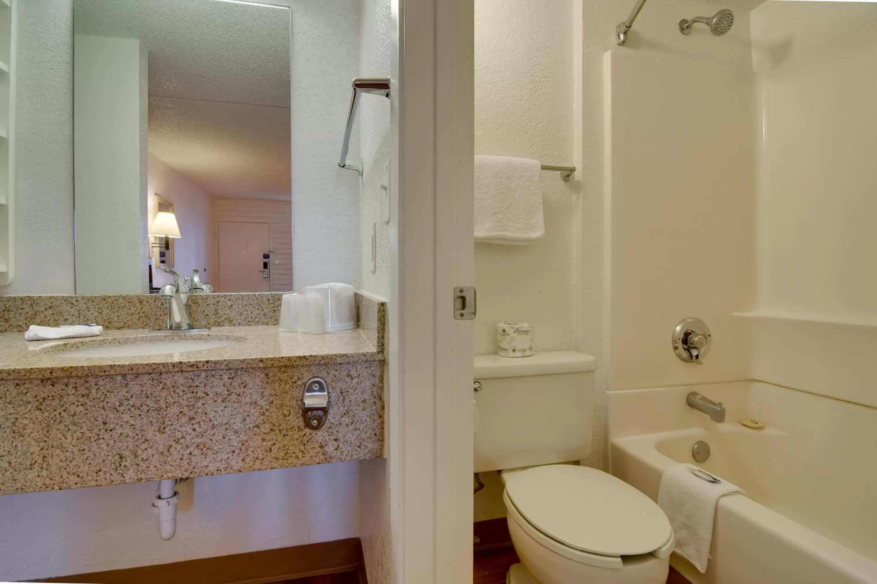Bathroom in Motel 6-Eloy, AZ - Casa Grande