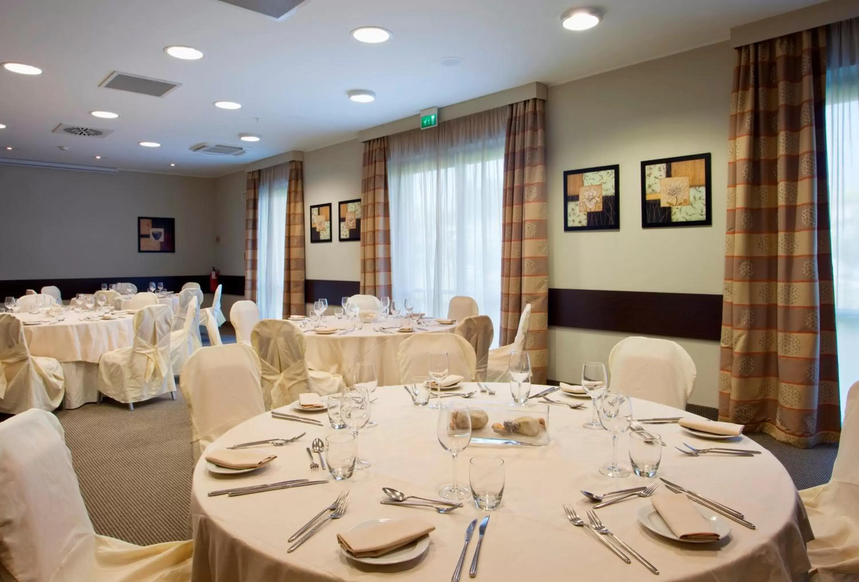 Banquet/Function facilities, Banquet Facilities in Crowne Plaza Milan Malpensa Airport, an IHG Hotel