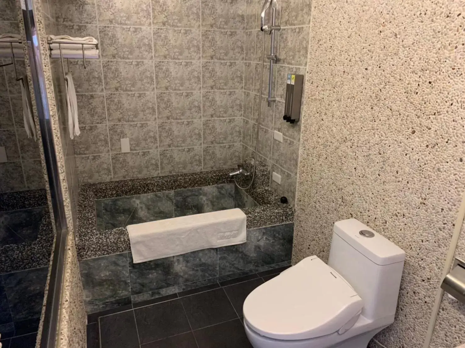 Shower, Bathroom in Yuhao Hotel - Hsinchu Branch