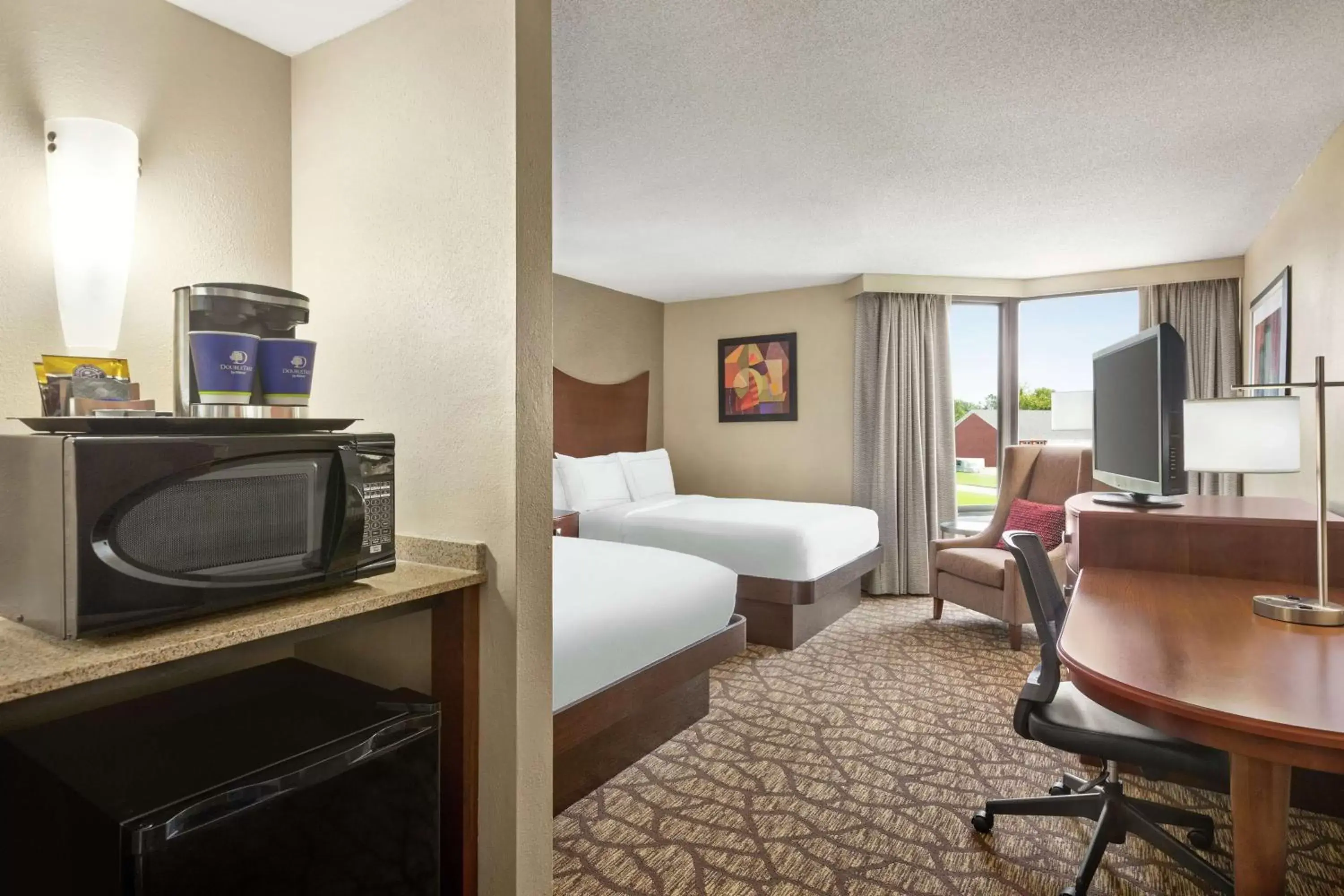 Bedroom, TV/Entertainment Center in DoubleTree by Hilton Jackson