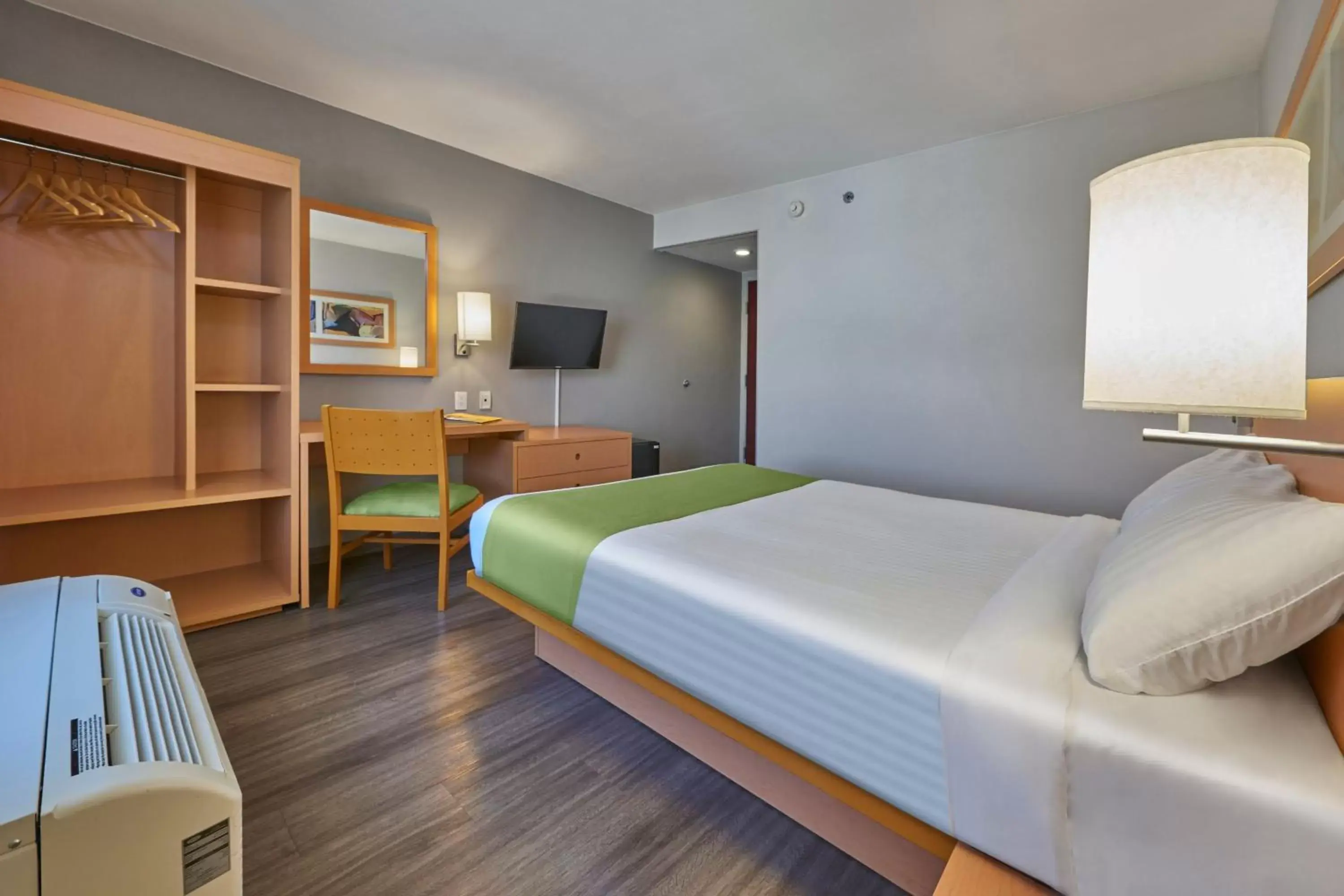 Photo of the whole room, Bed in City Express by Marriott Celaya Parque