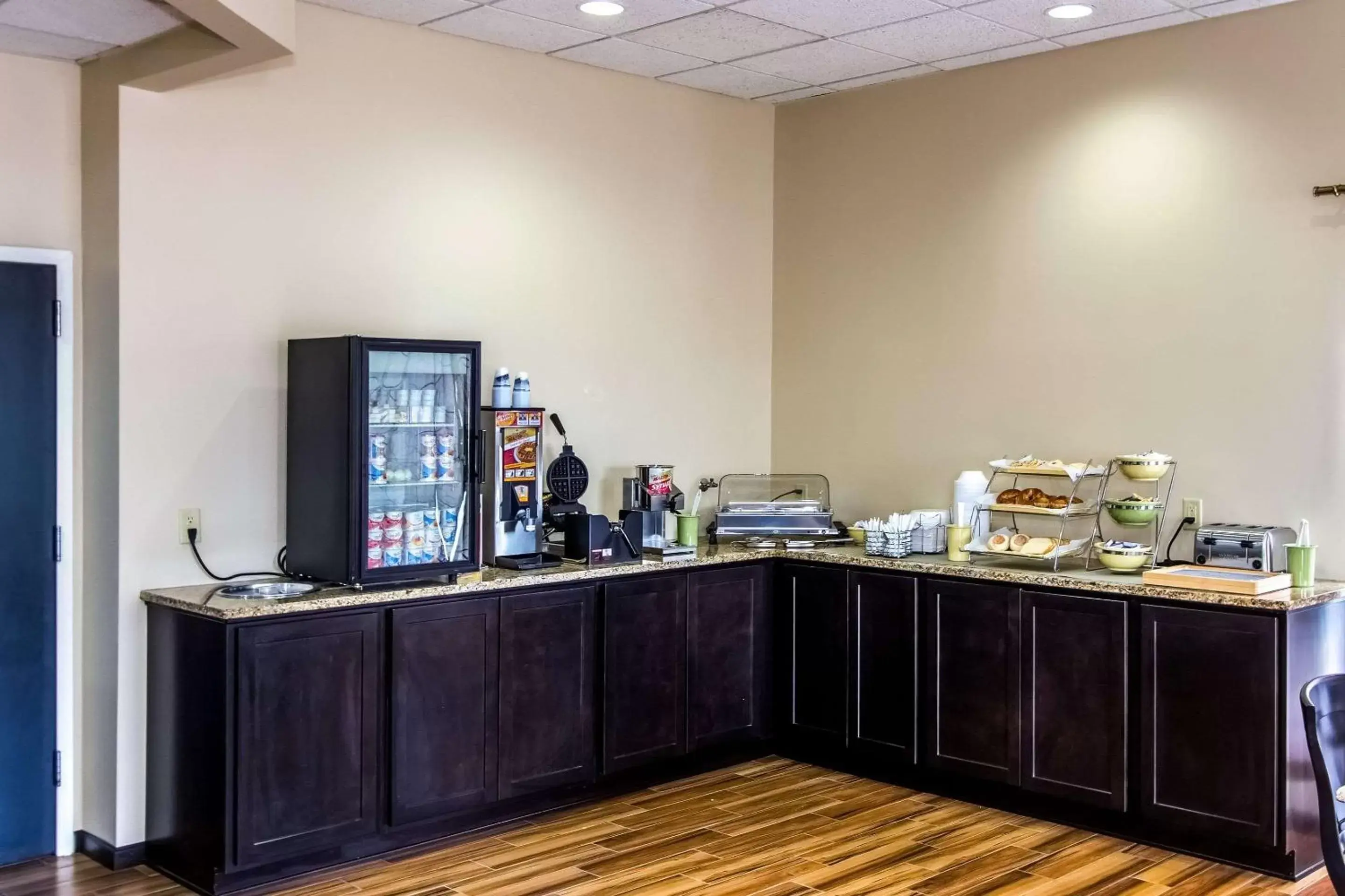 Restaurant/places to eat in Quality Inn & Suites Moline