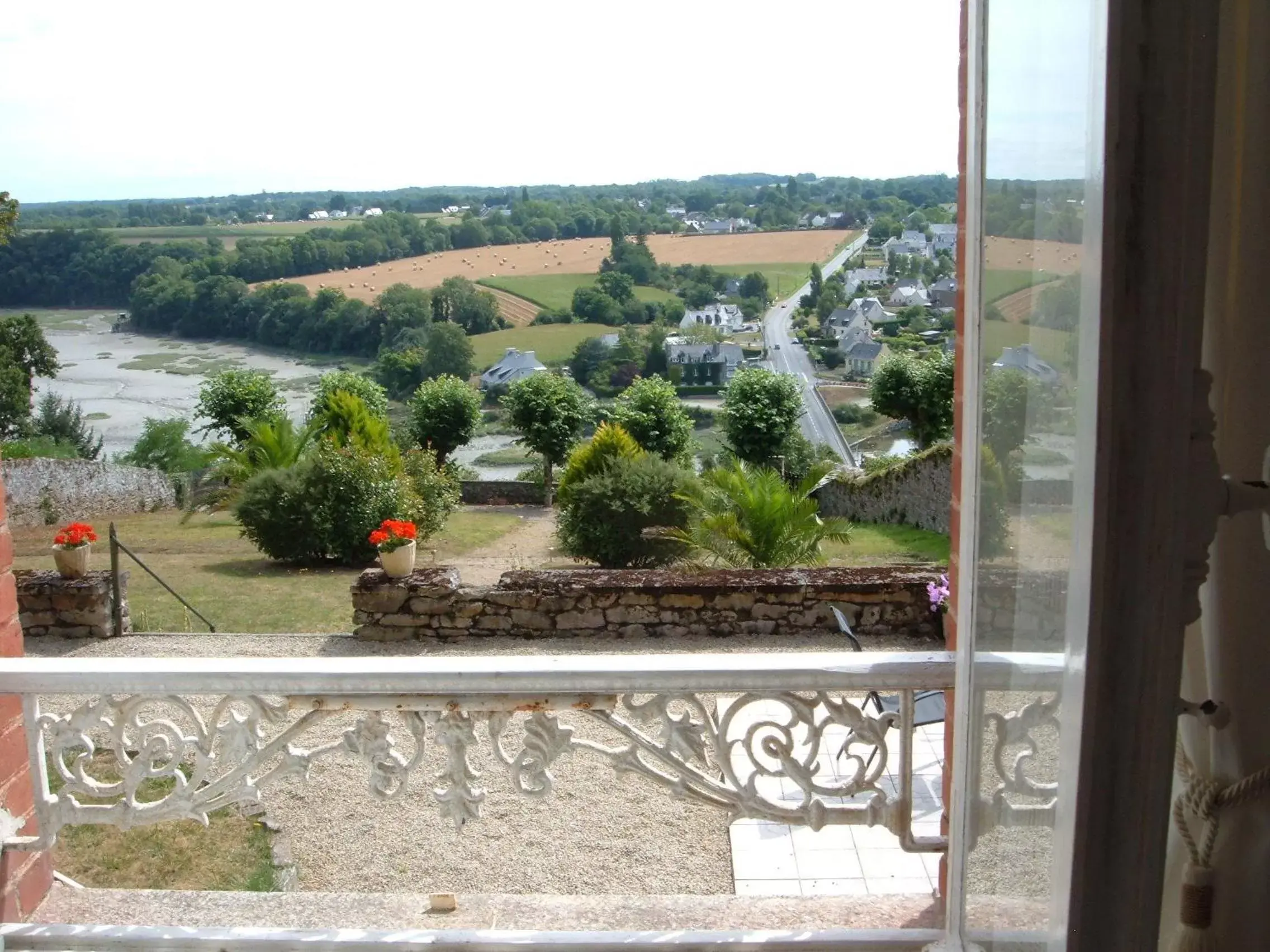 River view in Vue sur la Rance