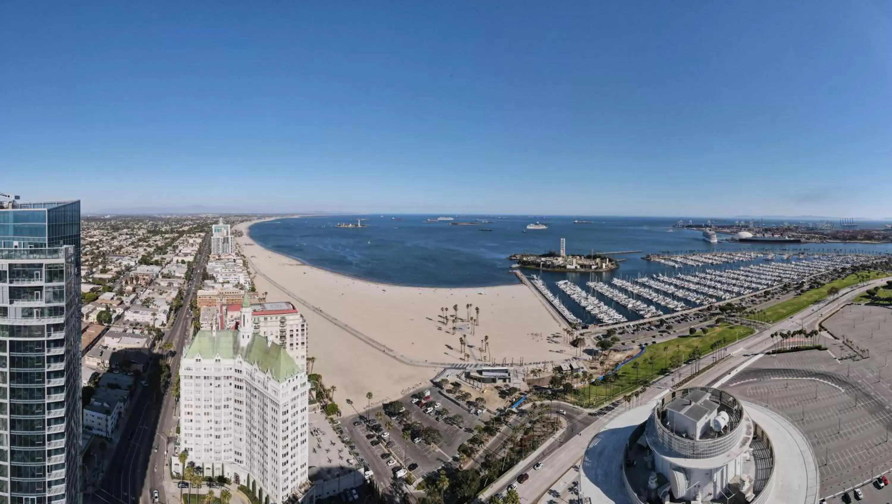 Beach in Greenleaf Hotel Long Beach Convention Center