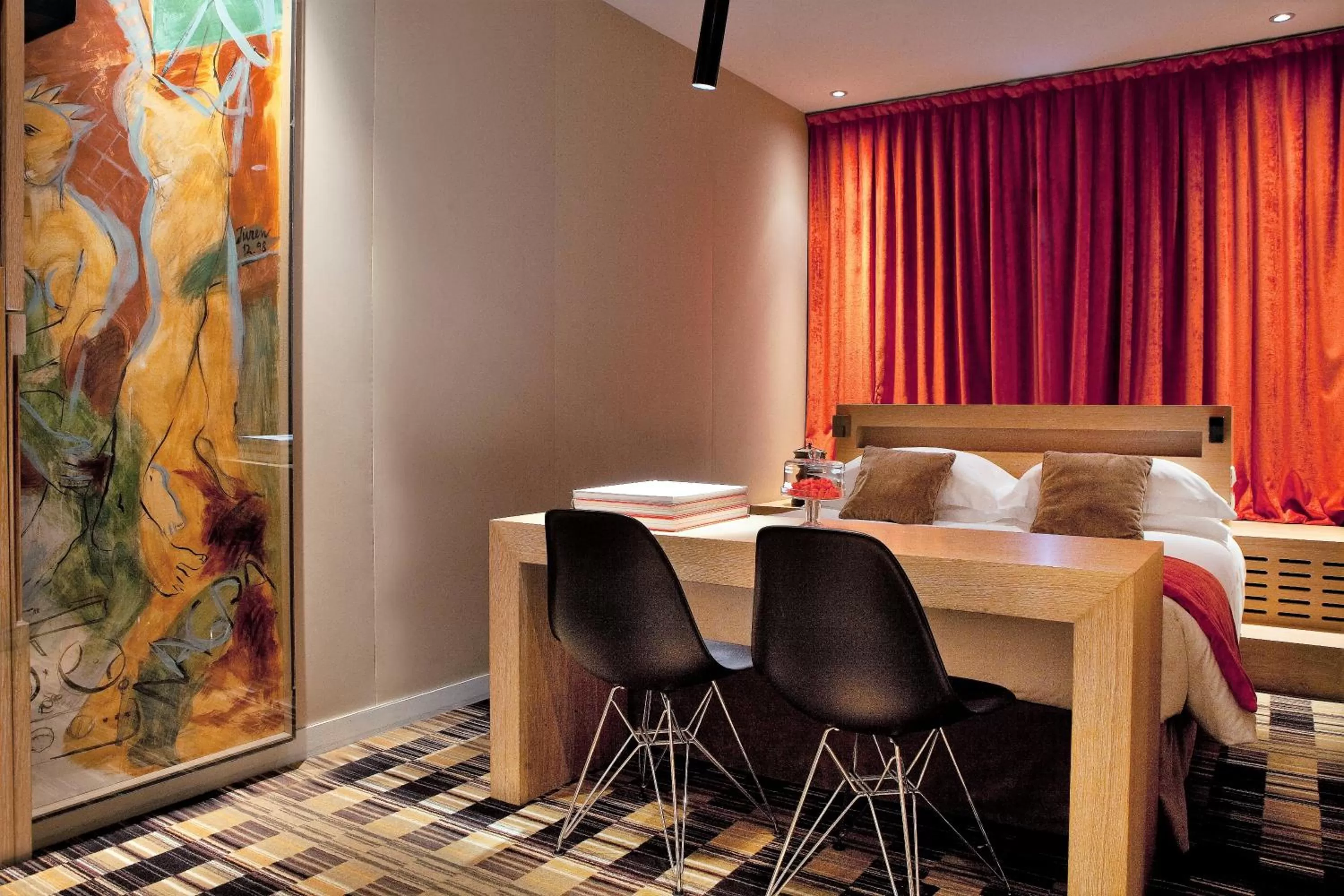 Bed in Golden Tulip Opera de Noailles