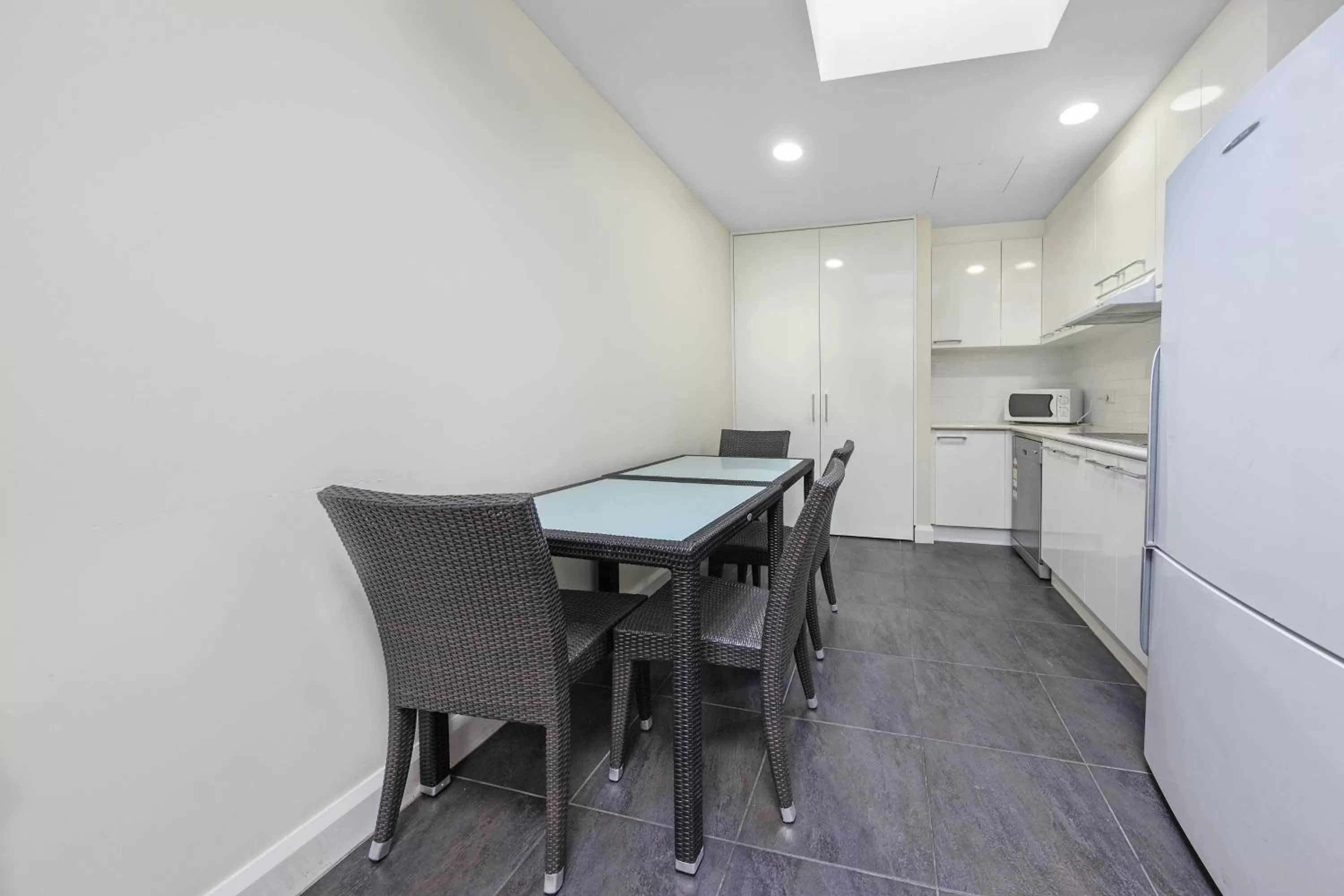 Belconnen Way Hotel & Serviced Apartments