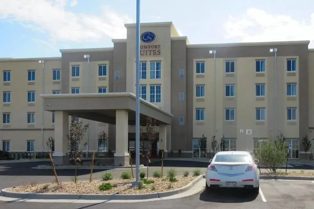 Facade/entrance, Property Building in Comfort Suites Denver International Airport