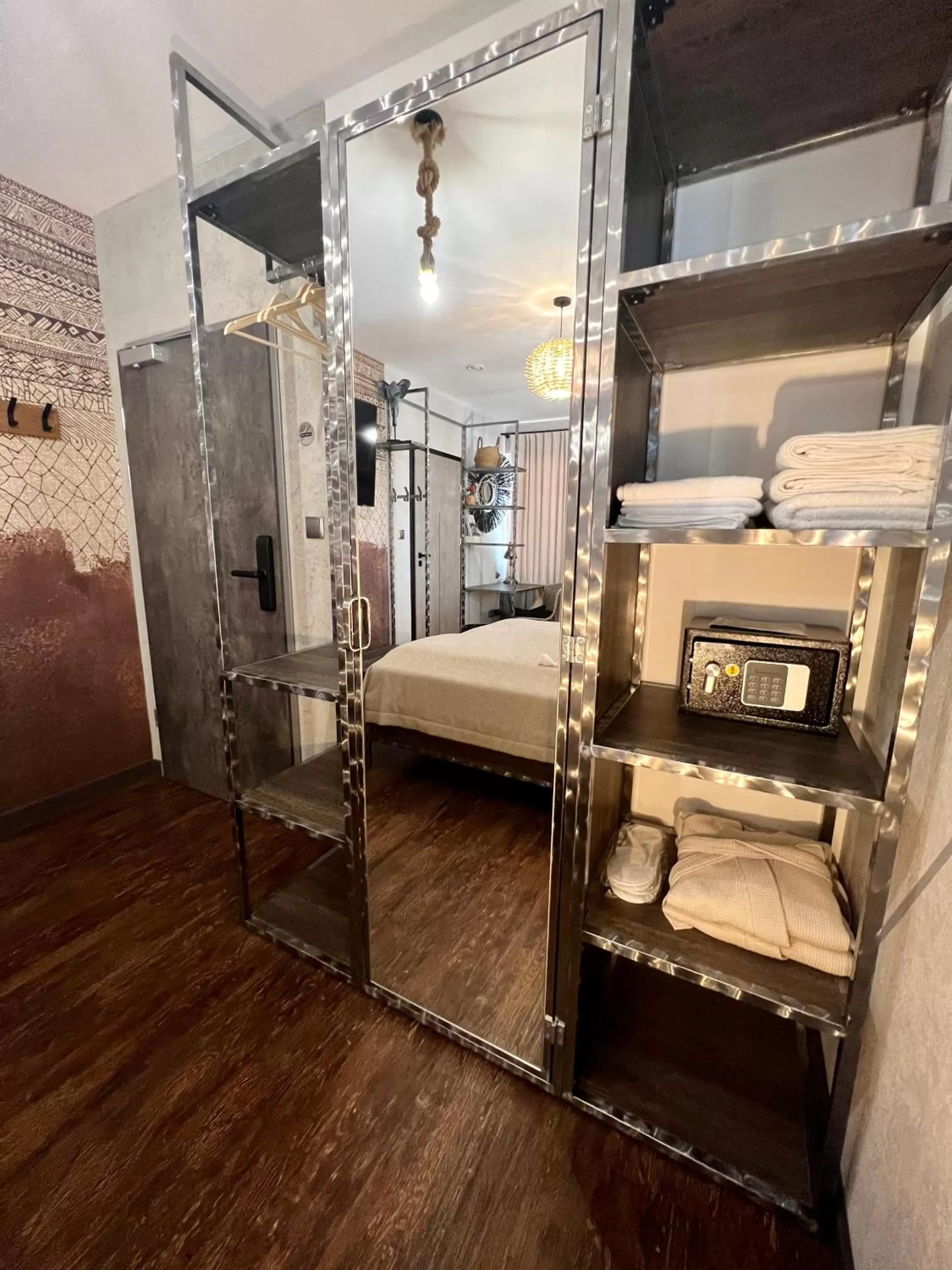 Photo of the whole room in Global Home - Aparthotel - No Contact Check In