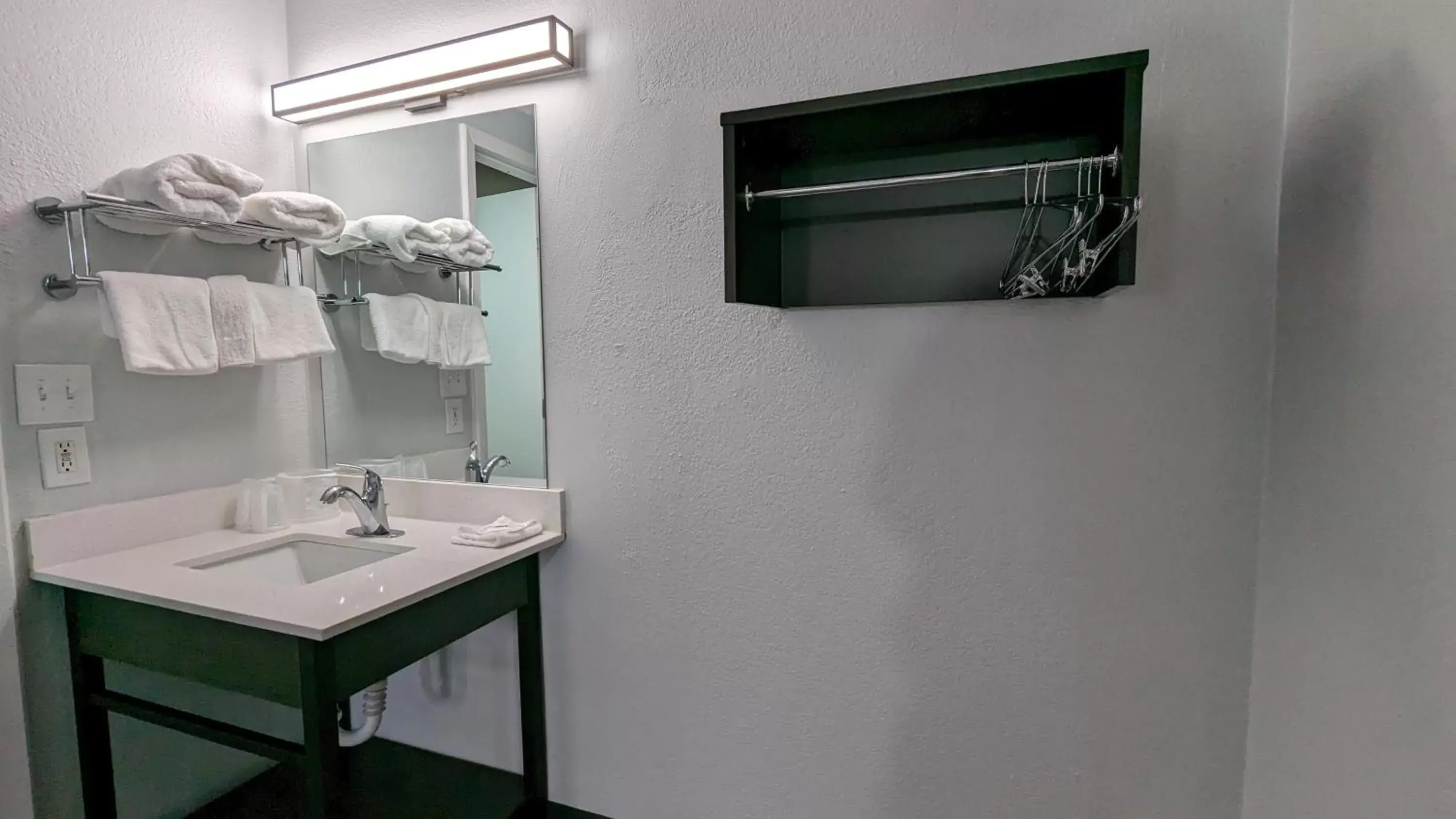 Bathroom in Motel 6-Leominster, MA