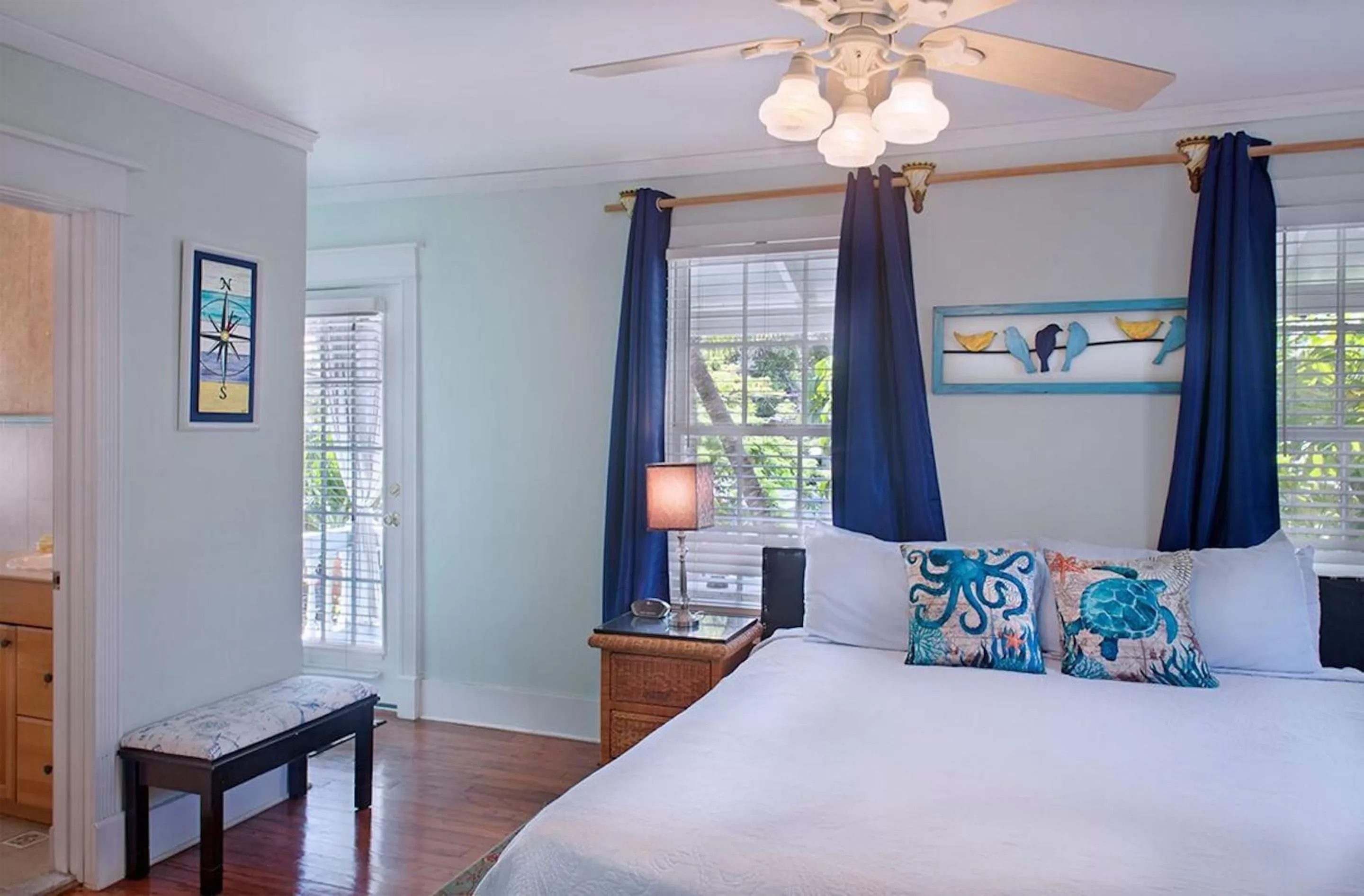 Bedroom, Bed in Coco Plum Inn