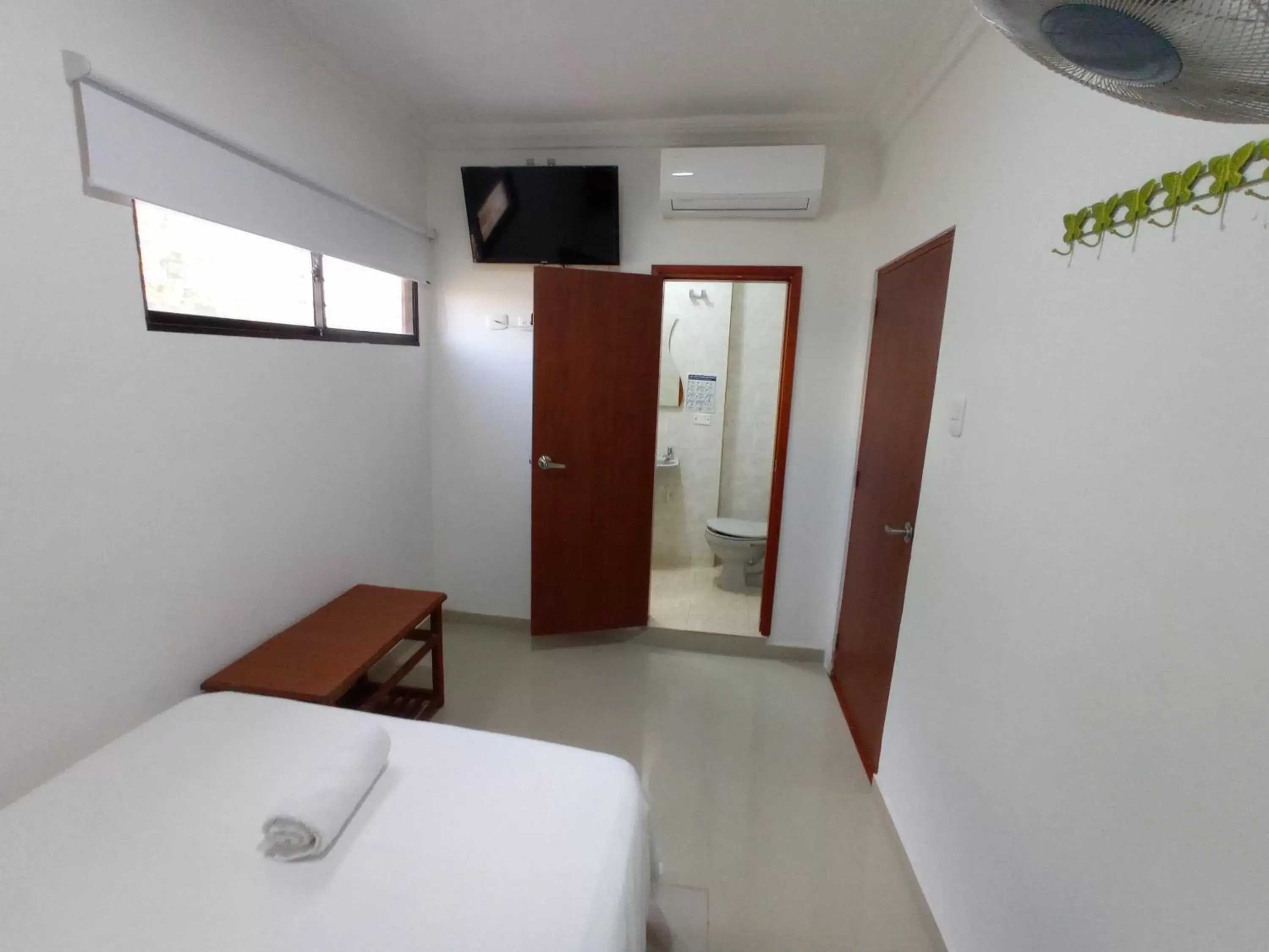 Small Double Room in Hotel Perla Real Small Double Room in Hotel Perla Real