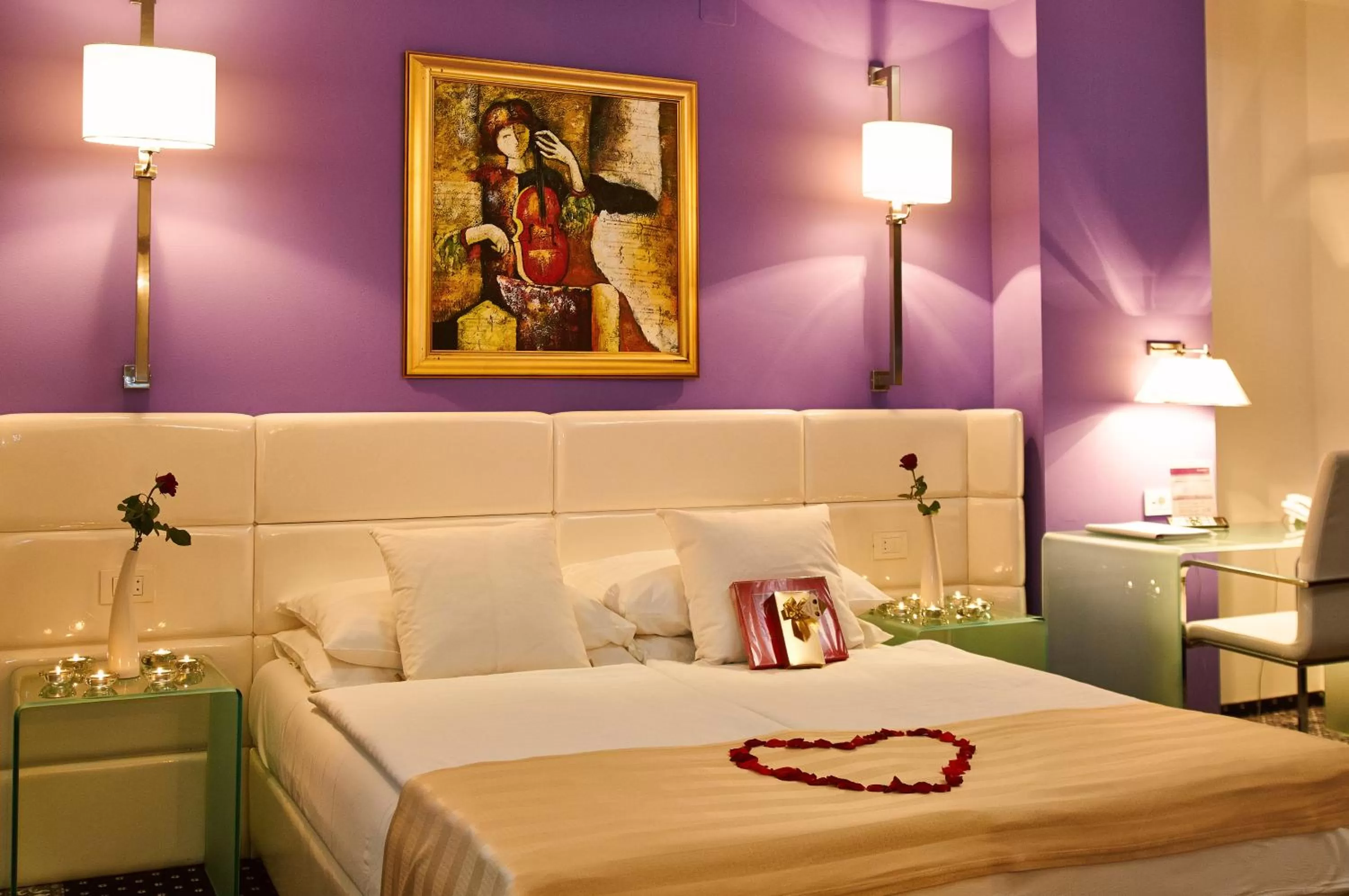 Bed in Hotel Phoenix