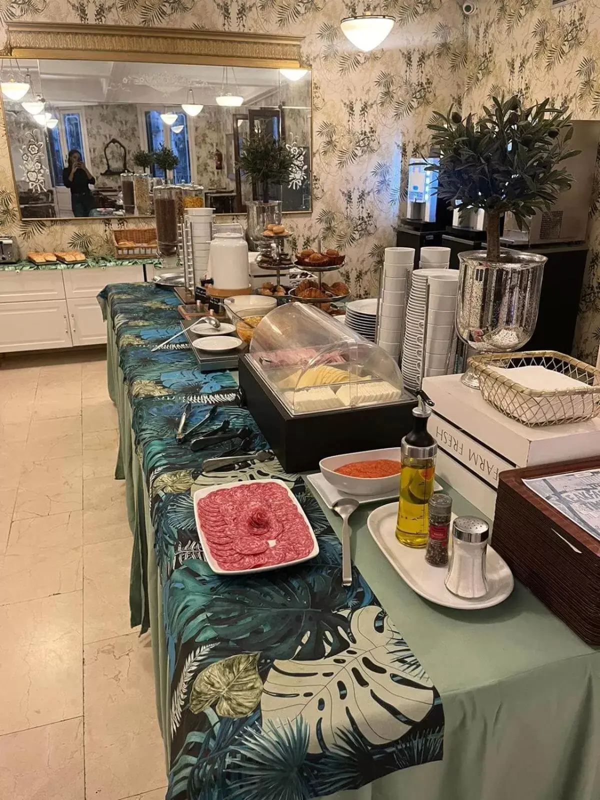 Buffet breakfast in Hotel Lloret Ramblas