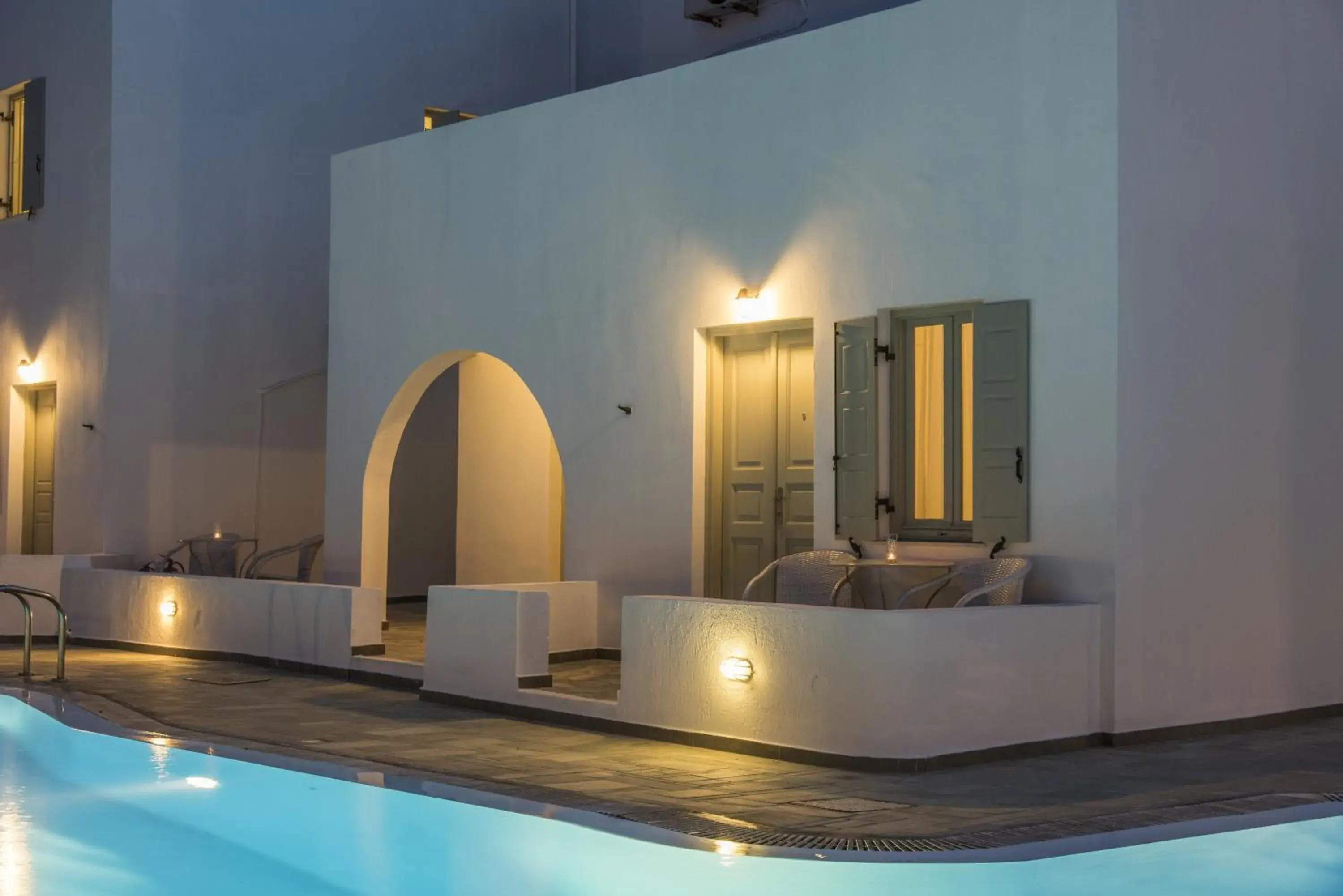 Property building, Swimming Pool in Nissos Thira