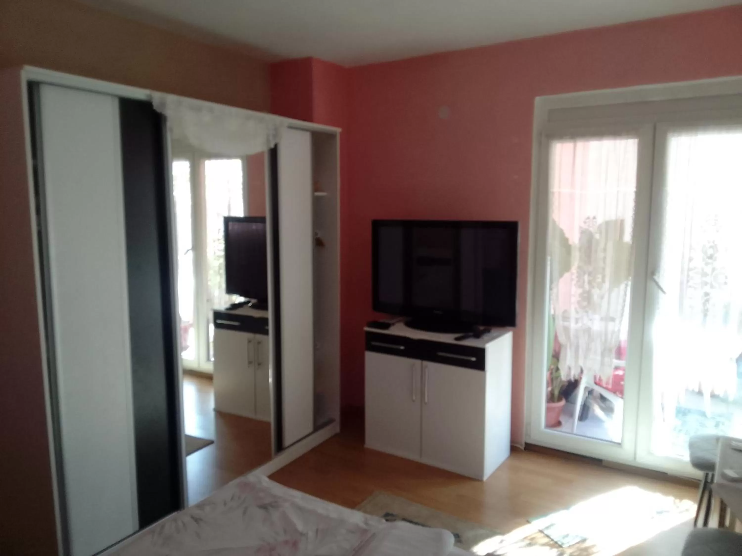 TV/Entertainment Center in Biba