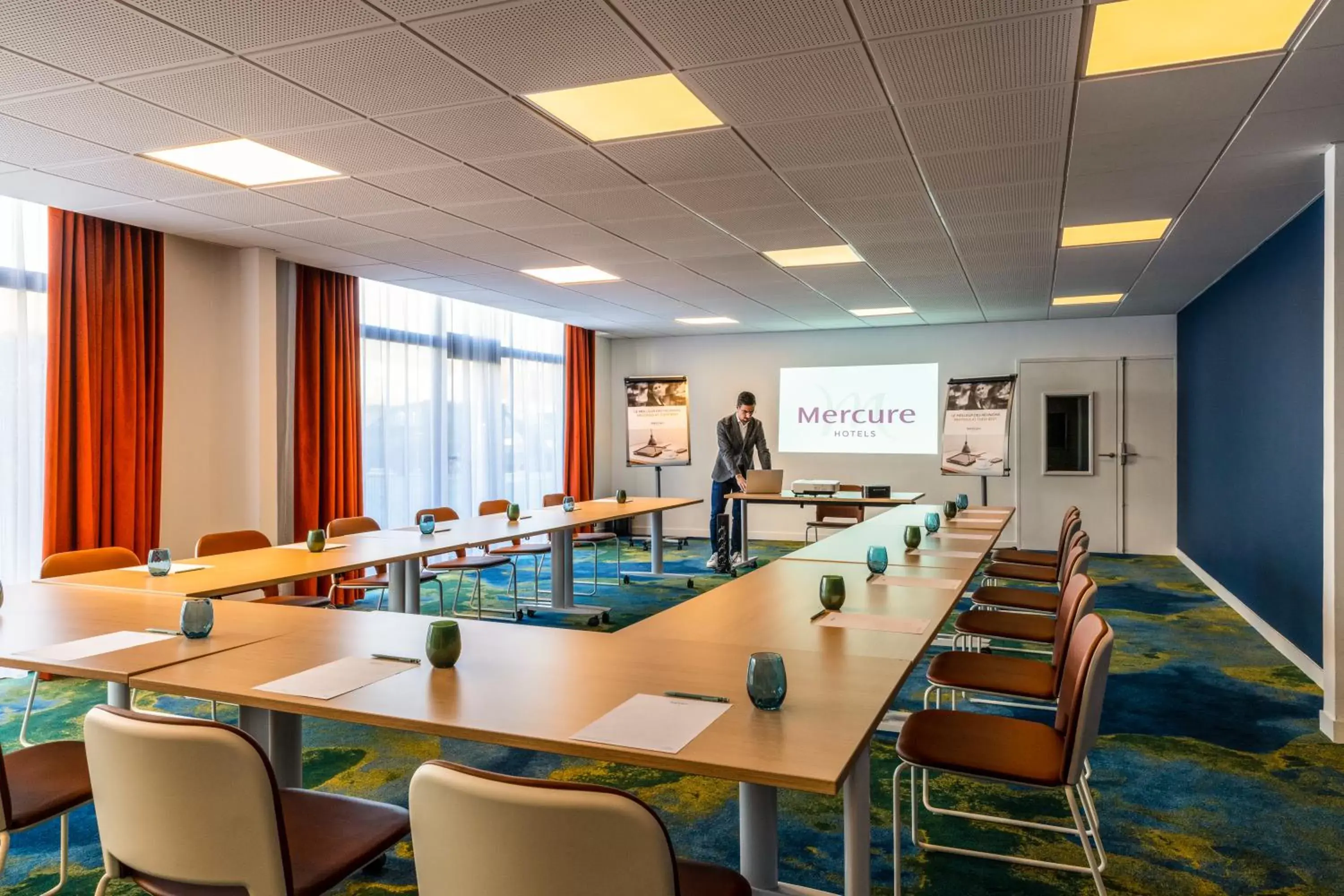 Meeting/conference room in Mercure Saint Omer Centre Gare