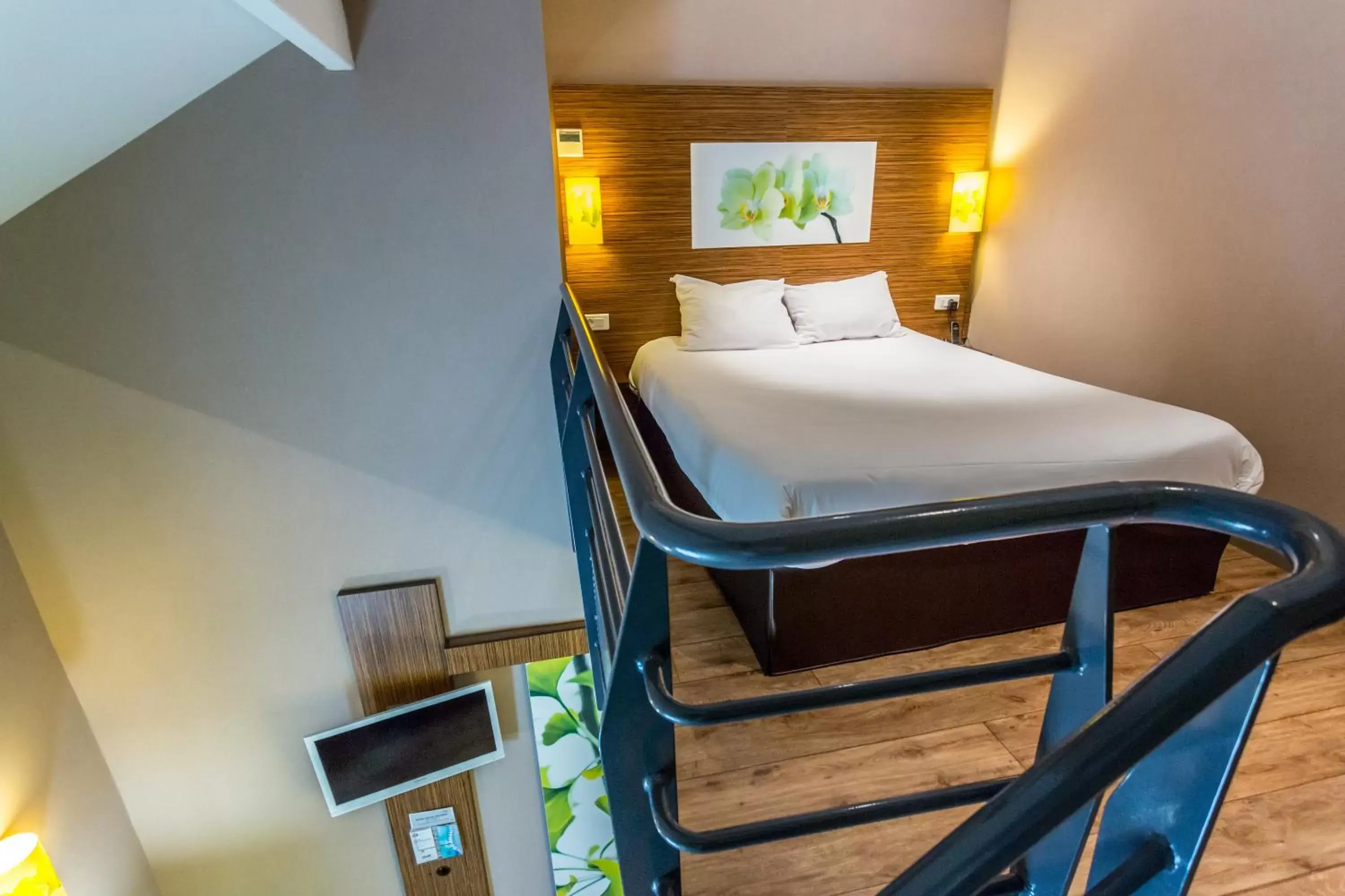 Bedroom, Bed in ibis Styles Bourges