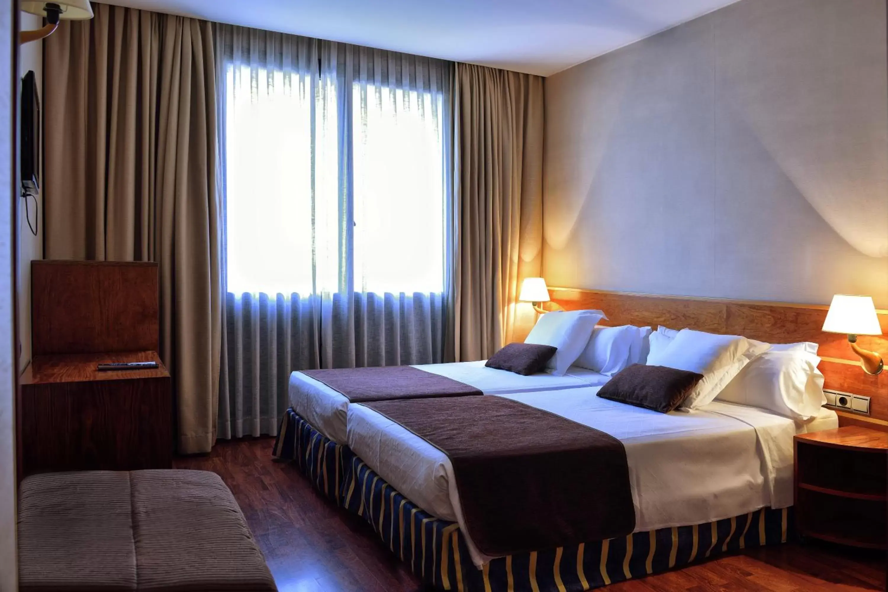Bedroom, Room Photo in Hotel HLG CityPark Pelayo